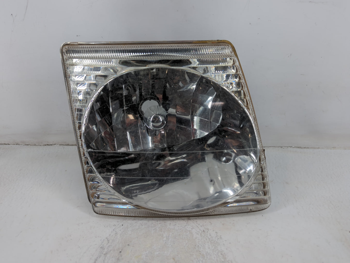 Ford Explorer Passenger Right Oem Head Light Headlight Lamp - Oemusedautoparts1.com