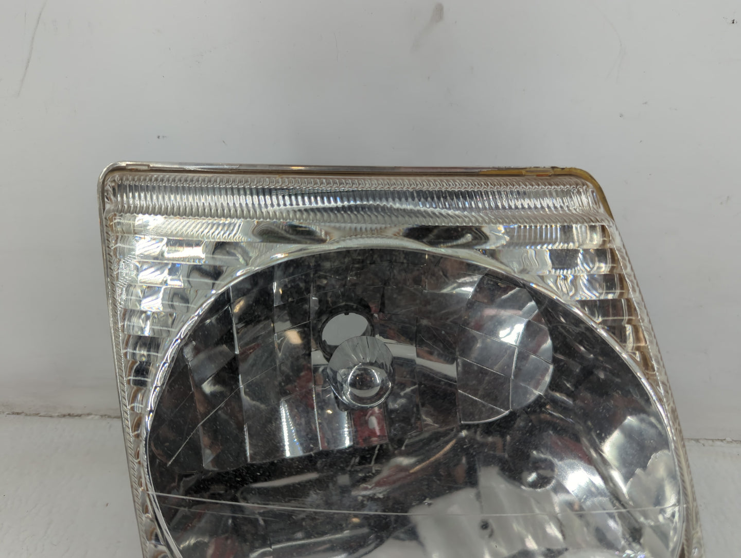 Ford Explorer Passenger Right Oem Head Light Headlight Lamp - Oemusedautoparts1.com