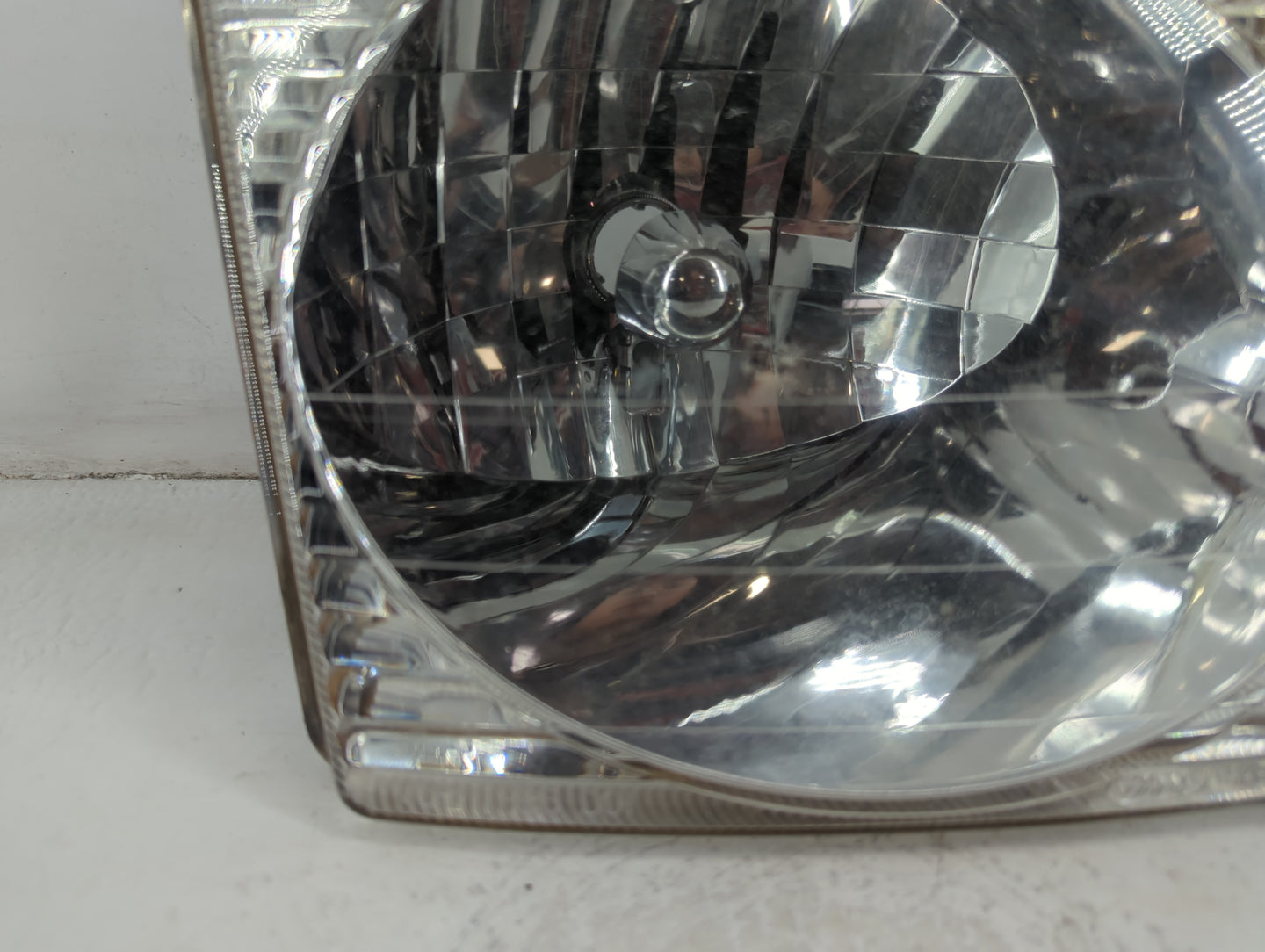 Ford Explorer Passenger Right Oem Head Light Headlight Lamp - Oemusedautoparts1.com