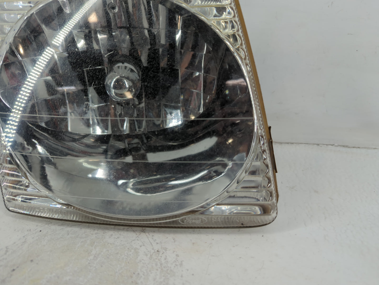 Ford Explorer Passenger Right Oem Head Light Headlight Lamp - Oemusedautoparts1.com