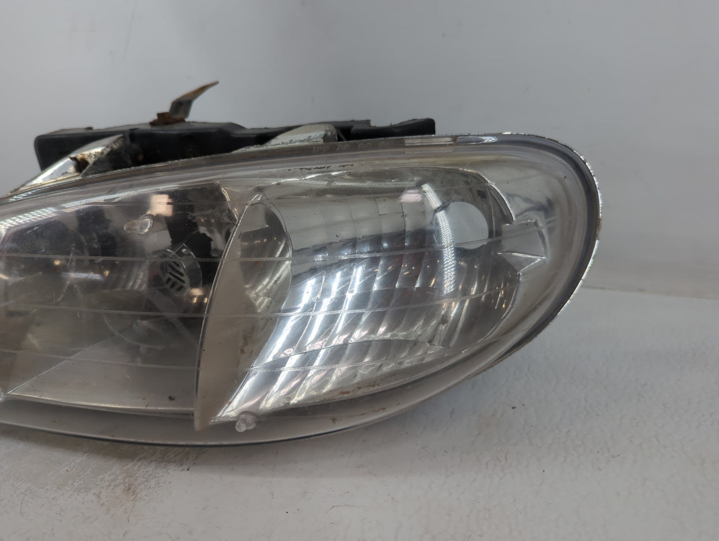 1992-1995 Pontiac Grand Am Driver Left Oem Head Light Headlight Lamp - Oemusedautoparts1.com