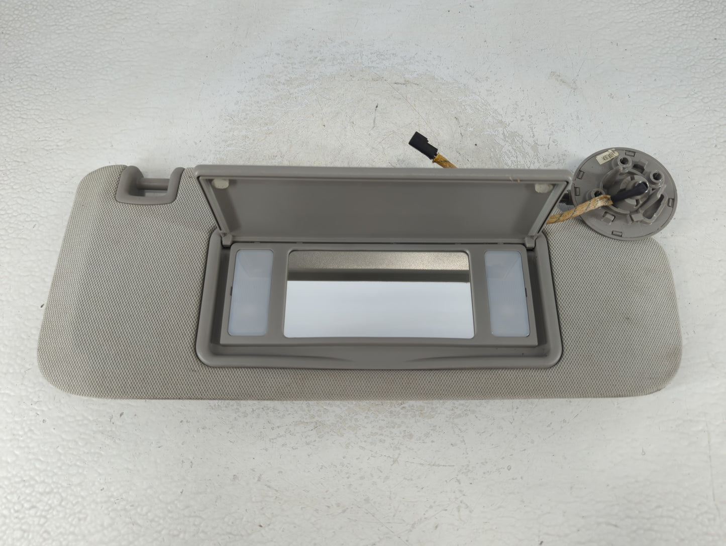 2013-2016 Chevrolet Malibu Sun Visor Shade Replacement Passenger Right Mirror Fits Fits 2013 2014 2015 2016 OEM Used Auto Parts - Oemusedautoparts1.com