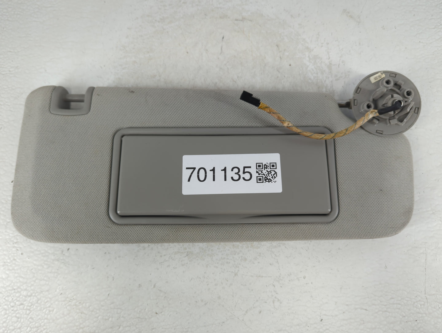 2013-2016 Chevrolet Malibu Sun Visor Shade Replacement Passenger Right Mirror Fits Fits 2013 2014 2015 2016 OEM Used Auto Parts - Oemusedautoparts1.com