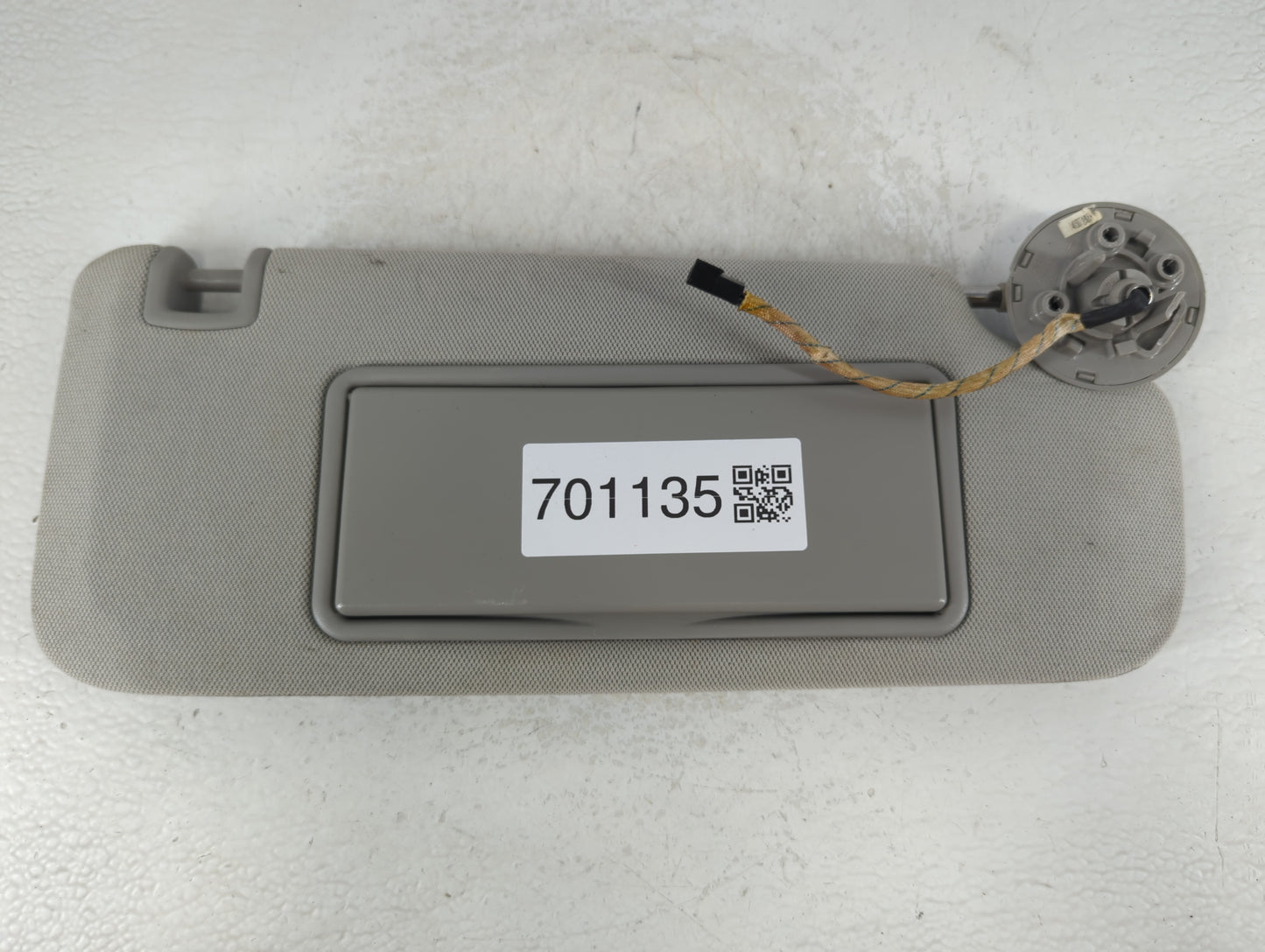 2013-2016 Chevrolet Malibu Sun Visor Shade Replacement Passenger Right Mirror Fits Fits 2013 2014 2015 2016 OEM Used Auto Parts - Oemusedautoparts1.com