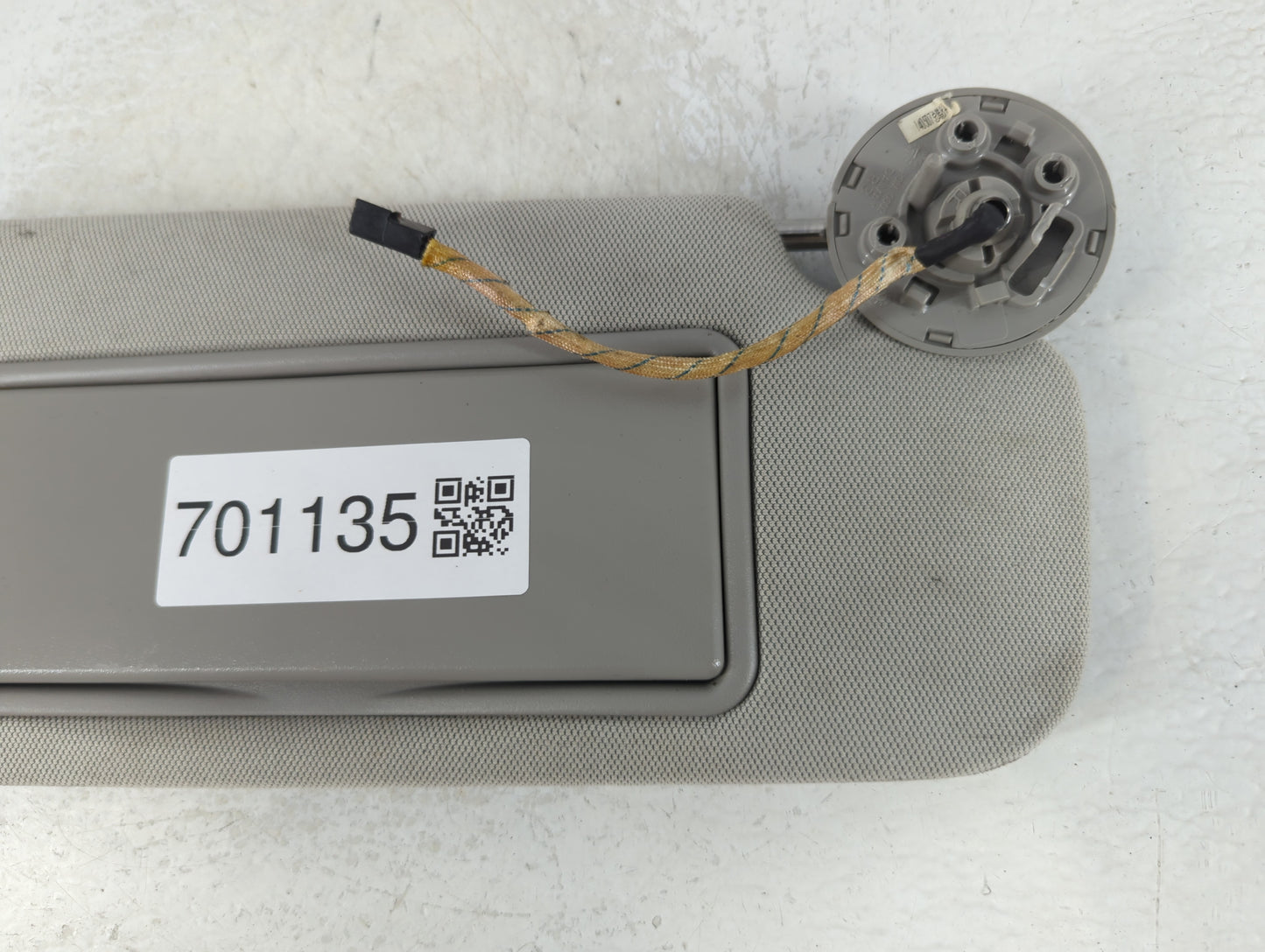 2013-2016 Chevrolet Malibu Sun Visor Shade Replacement Passenger Right Mirror Fits Fits 2013 2014 2015 2016 OEM Used Auto Parts - Oemusedautoparts1.com