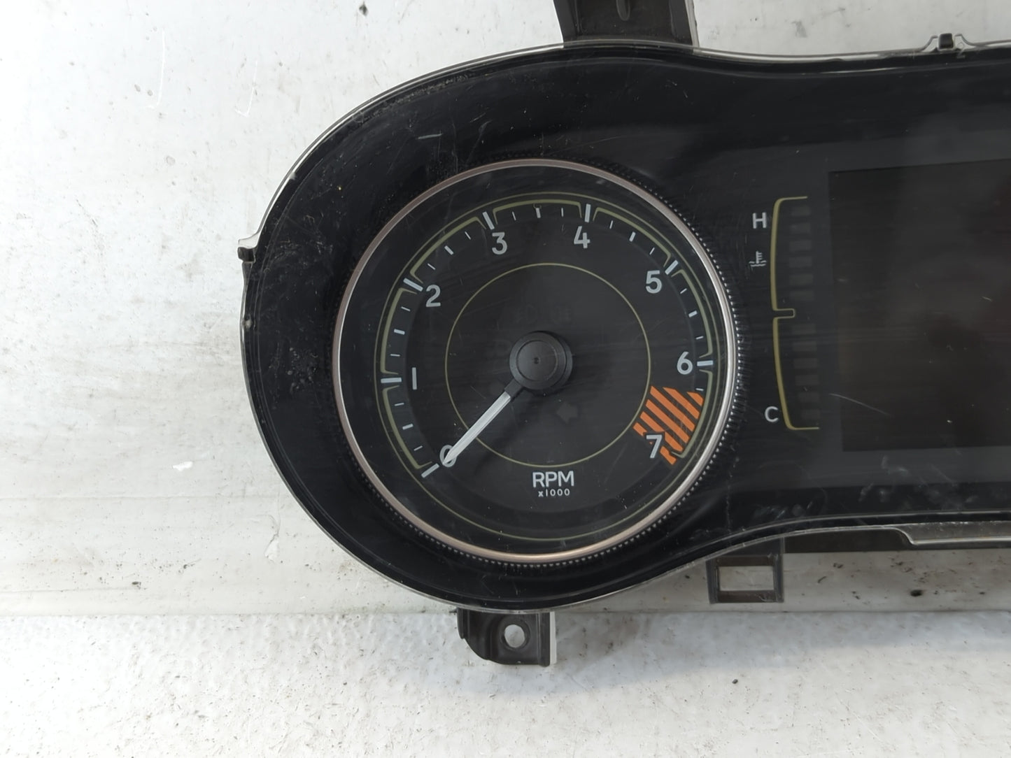 2014 Jeep Cherokee Instrument Cluster Speedometer Gauges P/N:P56054651AG Fits OEM Used Auto Parts - Oemusedautoparts1.com