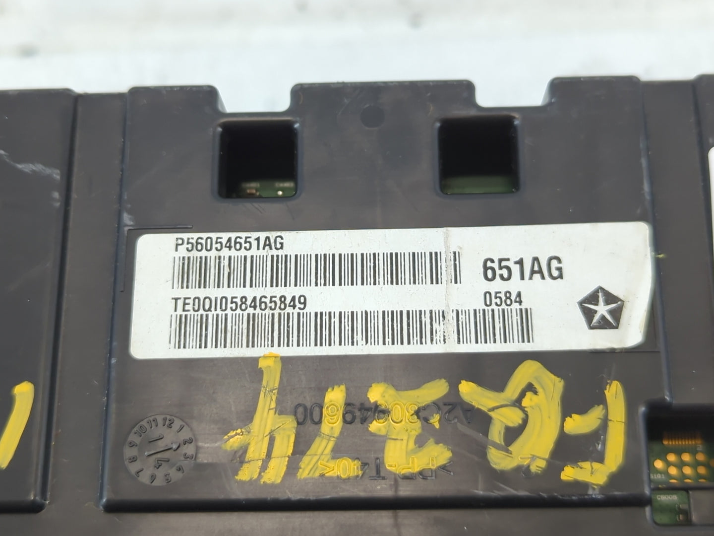 2014 Jeep Cherokee Instrument Cluster Speedometer Gauges P/N:P56054651AG Fits OEM Used Auto Parts - Oemusedautoparts1.com