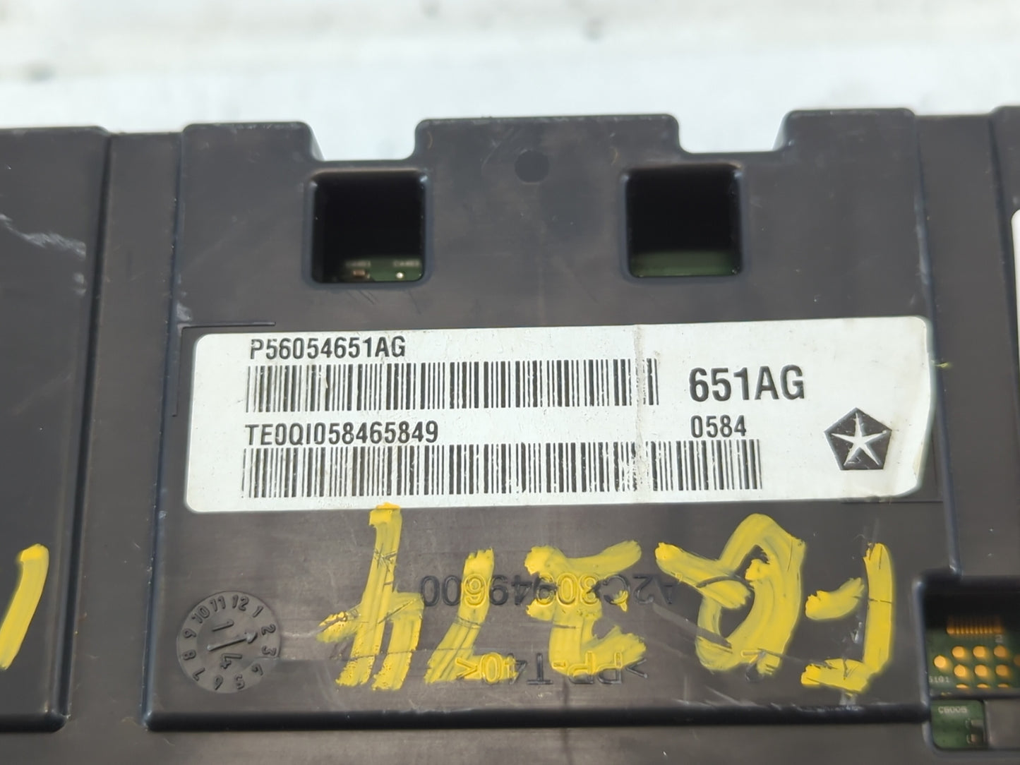 2014 Jeep Cherokee Instrument Cluster Speedometer Gauges P/N:P56054651AG Fits OEM Used Auto Parts - Oemusedautoparts1.com