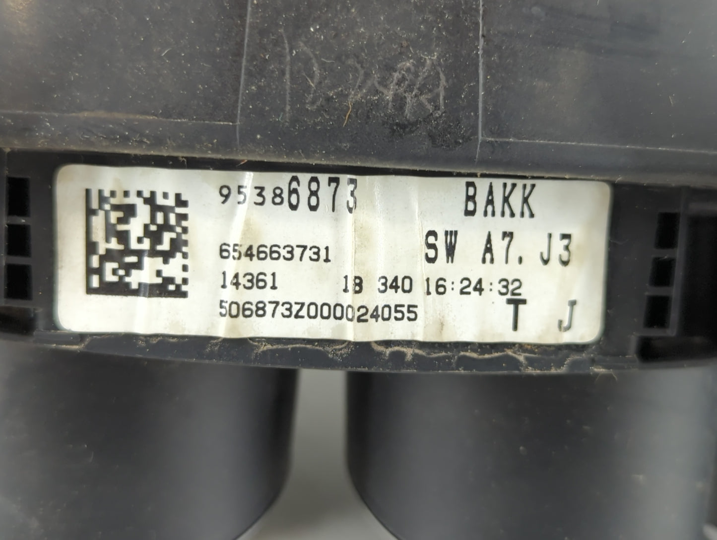 2015 Buick Encore Instrument Cluster Speedometer Gauges P/N:95386873 Fits OEM Used Auto Parts - Oemusedautoparts1.com