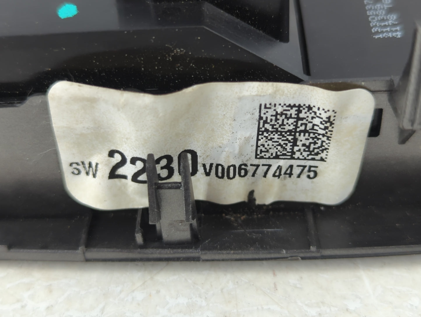 2013-2016 Chevrolet Malibu Master Power Window Switch Replacement Driver Side Left P/N:2230V006774475 Fits OEM Used Auto Parts - Oemusedautoparts1.com