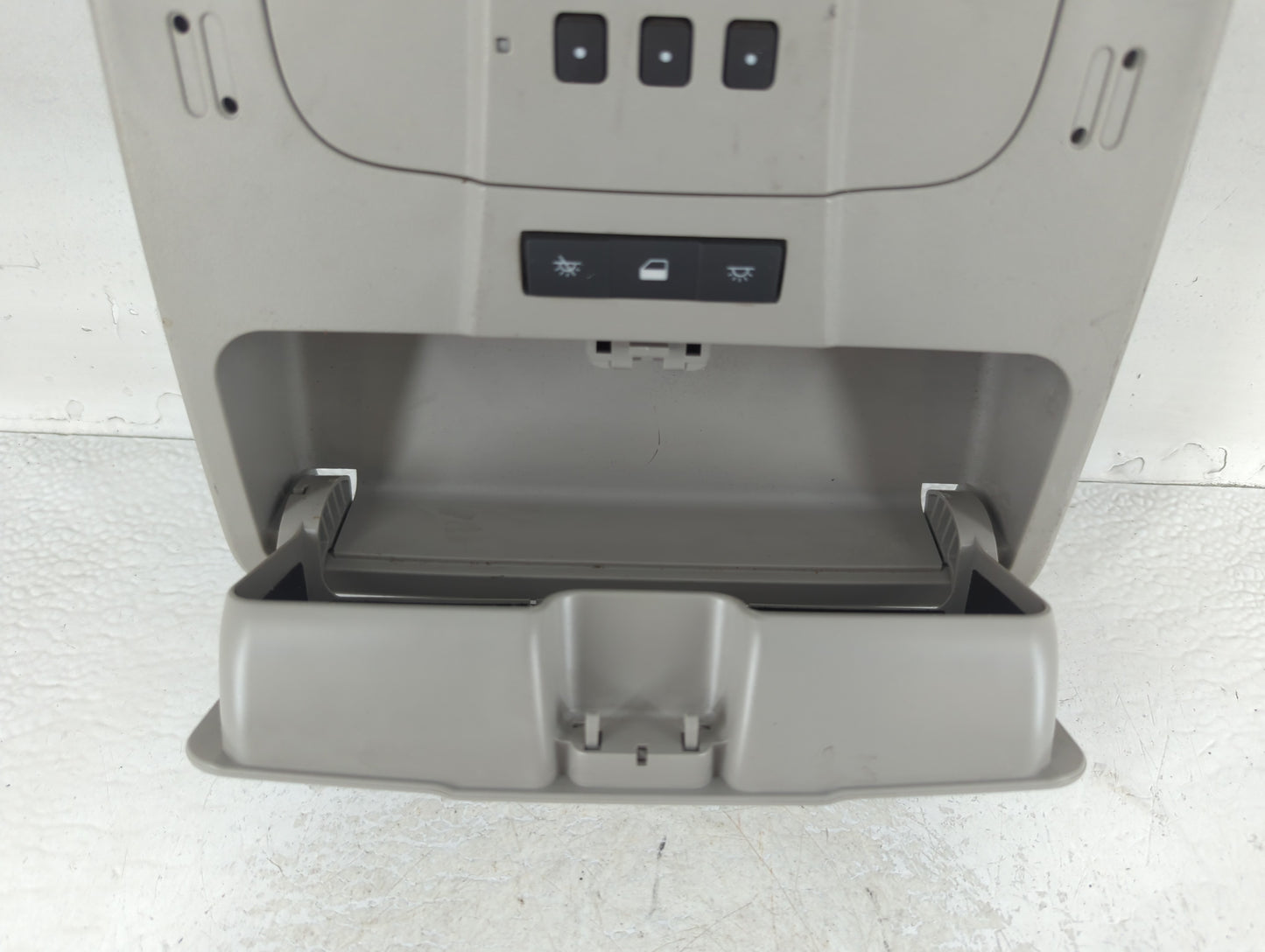 2015 Chevrolet Malibu Overhead Roof Console - Oemusedautoparts1.com