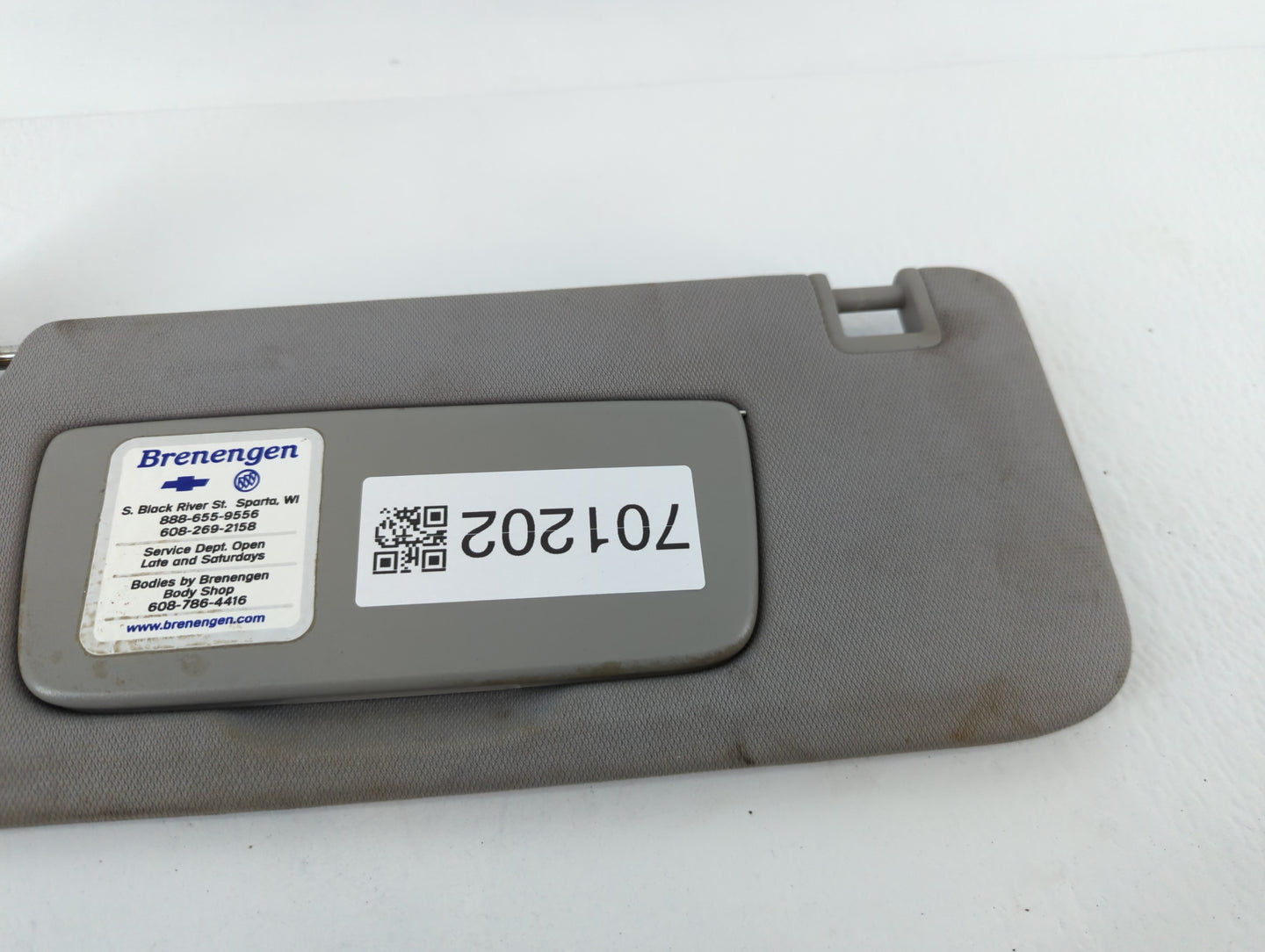 2018-2019 Chevrolet Equinox Sun Visor Shade Replacement Driver Left Mirror Fits Fits 2018 2019 OEM Used Auto Parts - Oemusedautoparts1.com