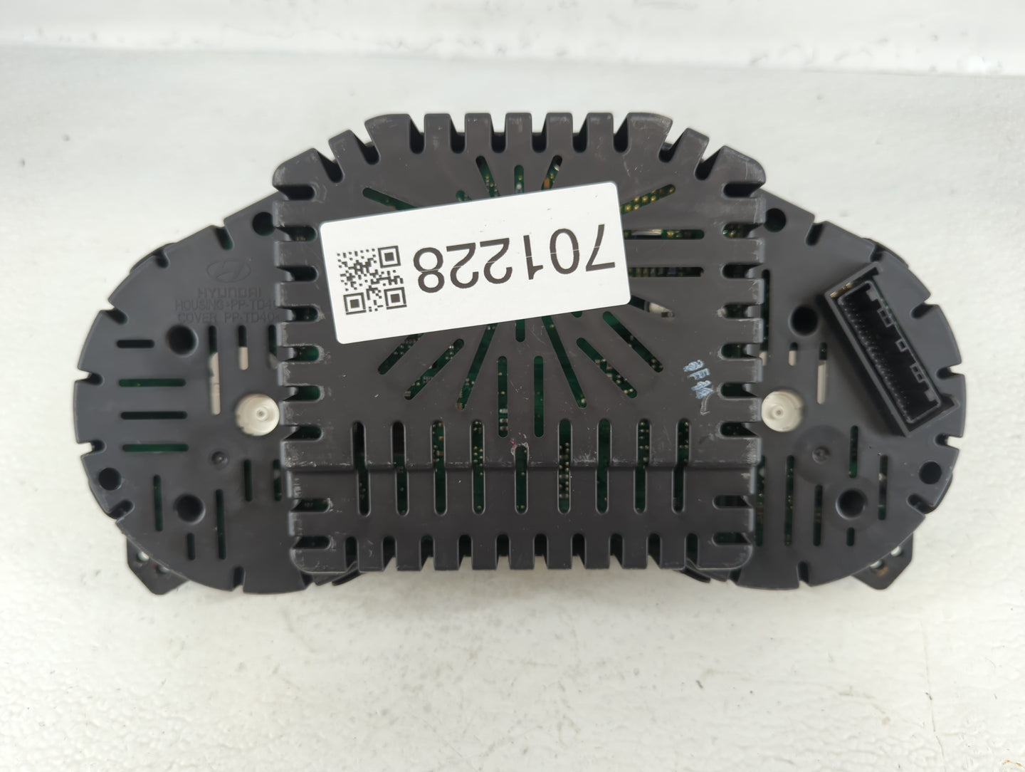 2012-2013 Hyundai Azera Instrument Cluster Speedometer Gauges P/N:94001-3V100 Fits Fits 2012 2013 OEM Used Auto Parts - Oemusedautoparts1.com