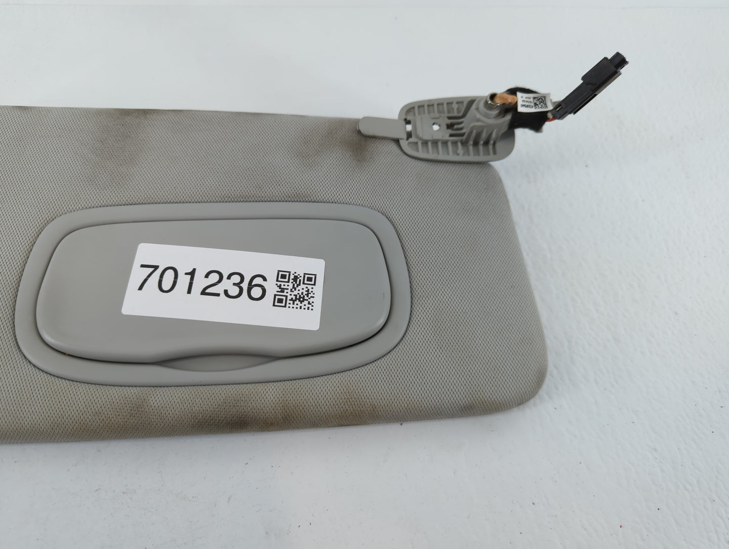 2019 Jeep Compass Sun Visor Shade Replacement Passenger Right Mirror Fits OEM Used Auto Parts - Oemusedautoparts1.com