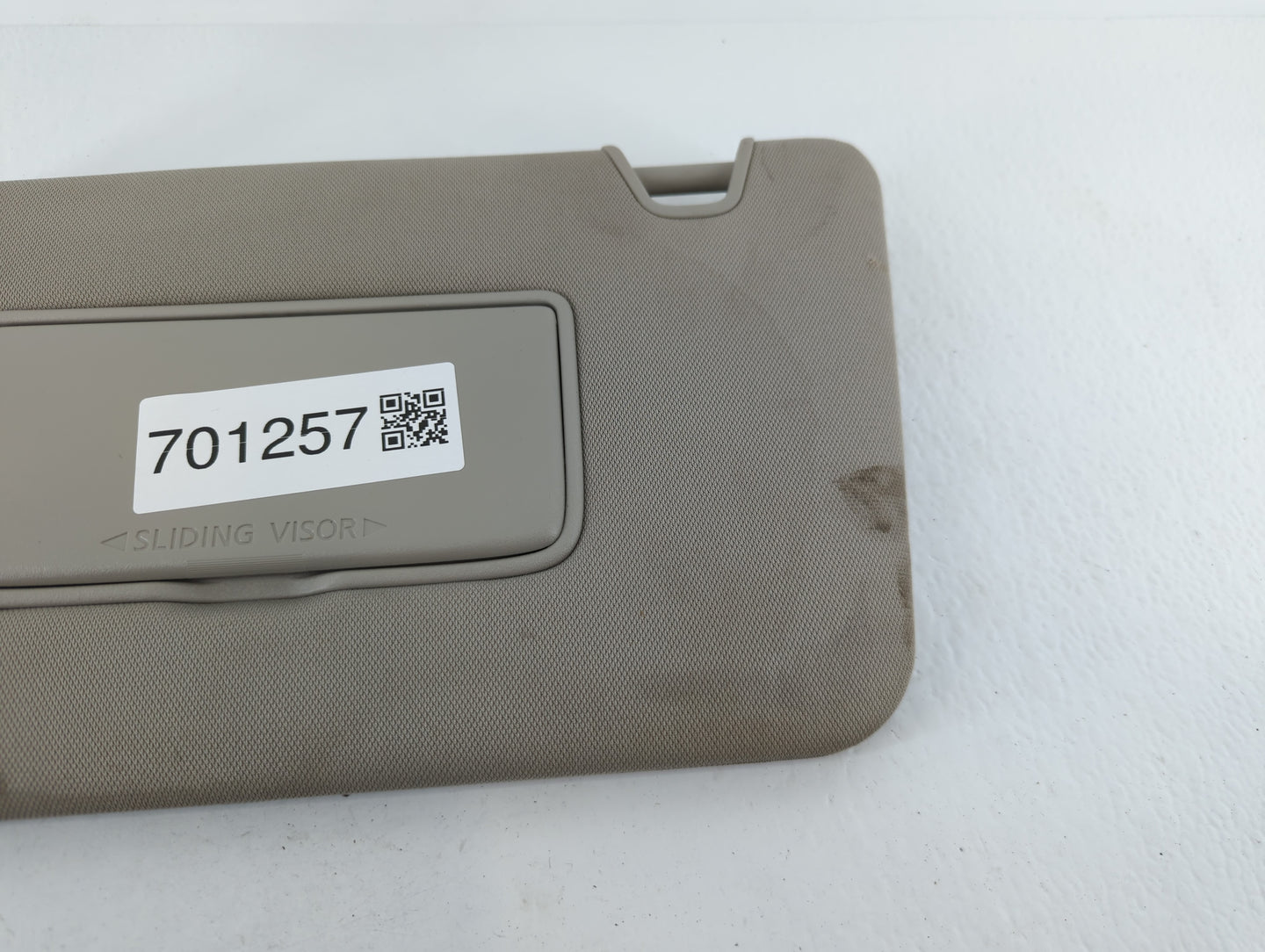 2018-2020 Nissan Rogue Sun Visor Shade Replacement Driver Left Mirror Fits Fits 2018 2019 2020 OEM Used Auto Parts - Oemusedautoparts1.com