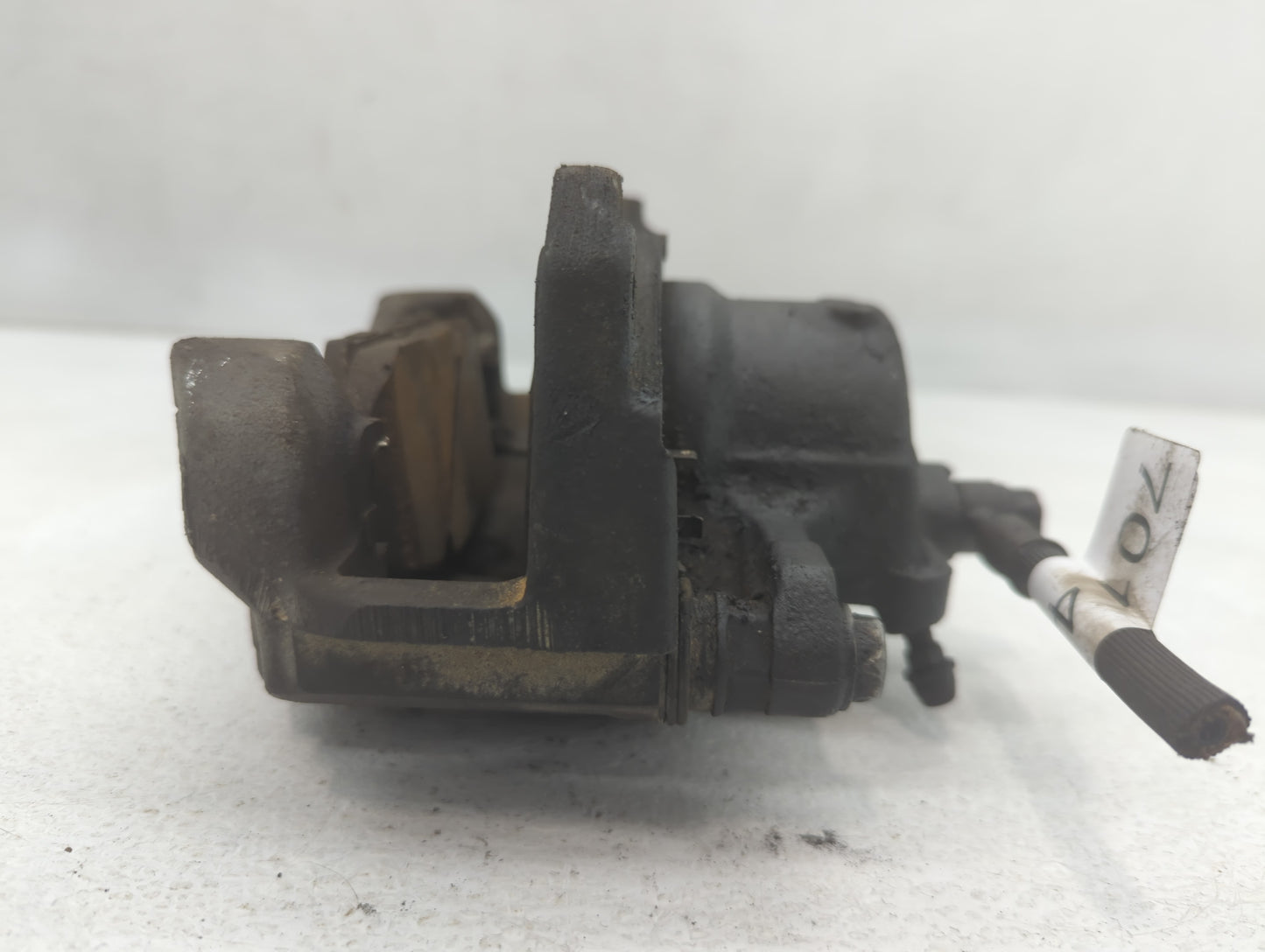 2002-2006 Toyota Camry Front Passenger Right Brake Caliper - Oemusedautoparts1.com
