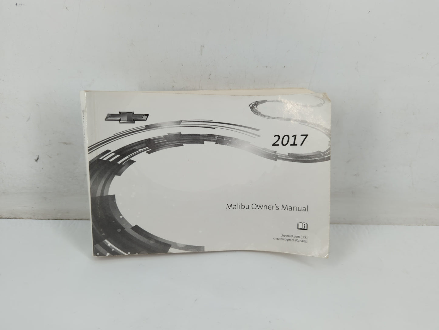 2017 Chevrolet Malibu Owners Manual Book Guide P/N:23461930 B OEM Used Auto Parts - Oemusedautoparts1.com