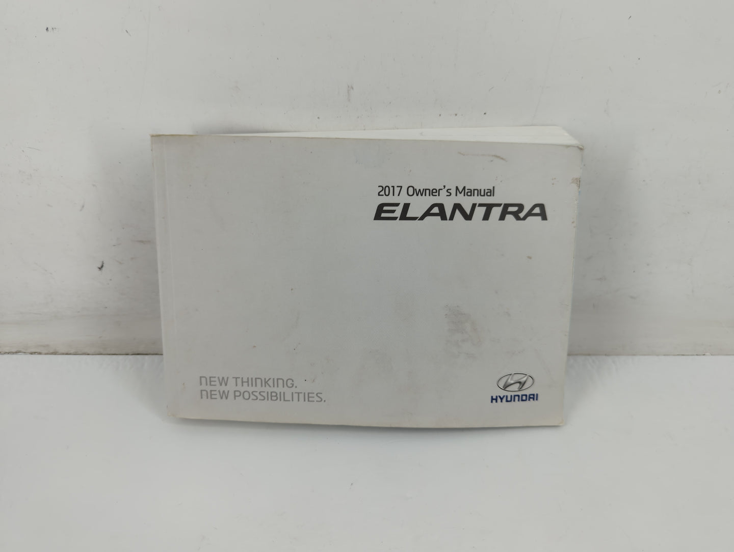 2017 Hyundai Elantra Owners Manual Book Guide P/N:HF30-EU62B OEM Used Auto Parts - Oemusedautoparts1.com