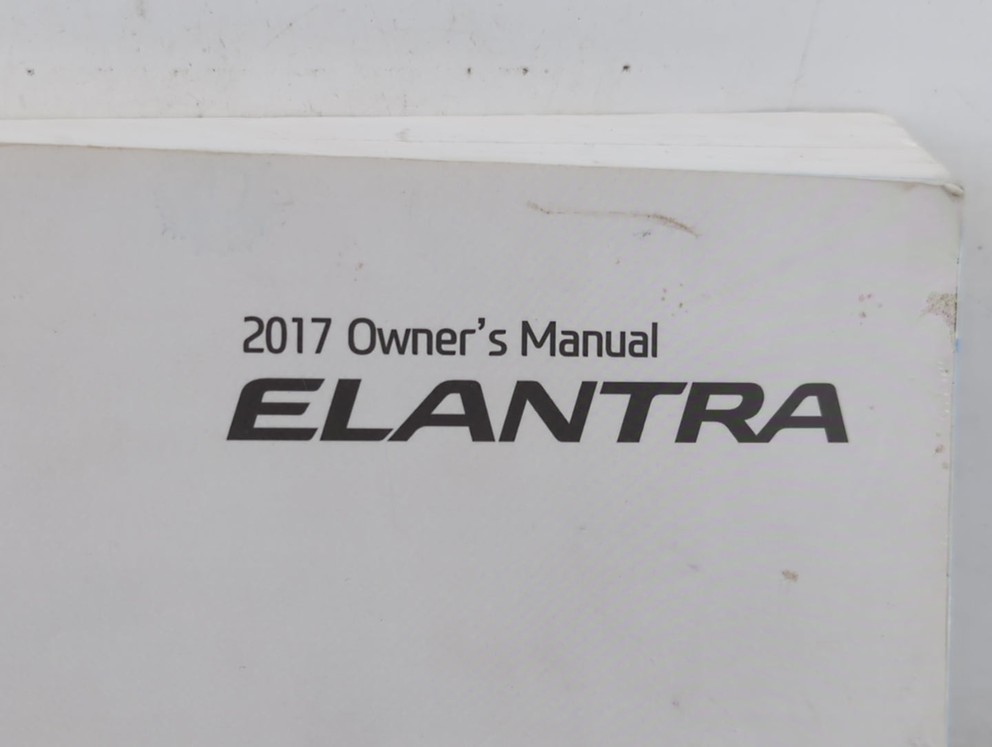 2017 Hyundai Elantra Owners Manual Book Guide P/N:HF30-EU62B OEM Used Auto Parts - Oemusedautoparts1.com