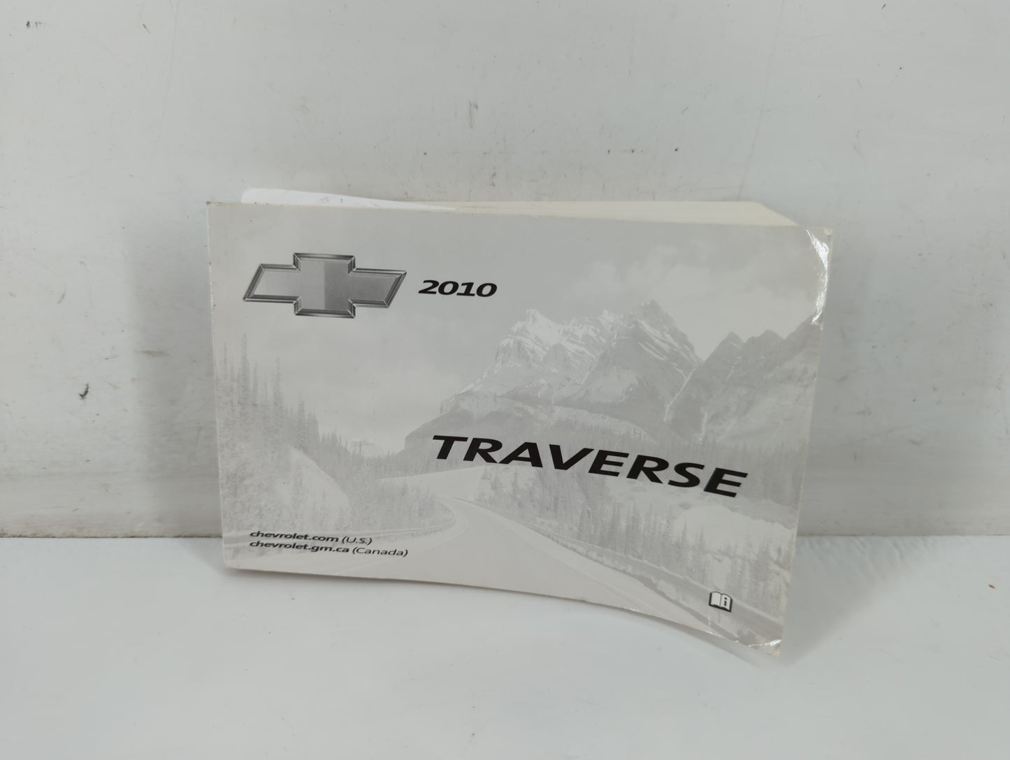 2010 Chevrolet Traverse Owners Manual Book Guide P/N:25851642 A OEM Used Auto Parts - Oemusedautoparts1.com