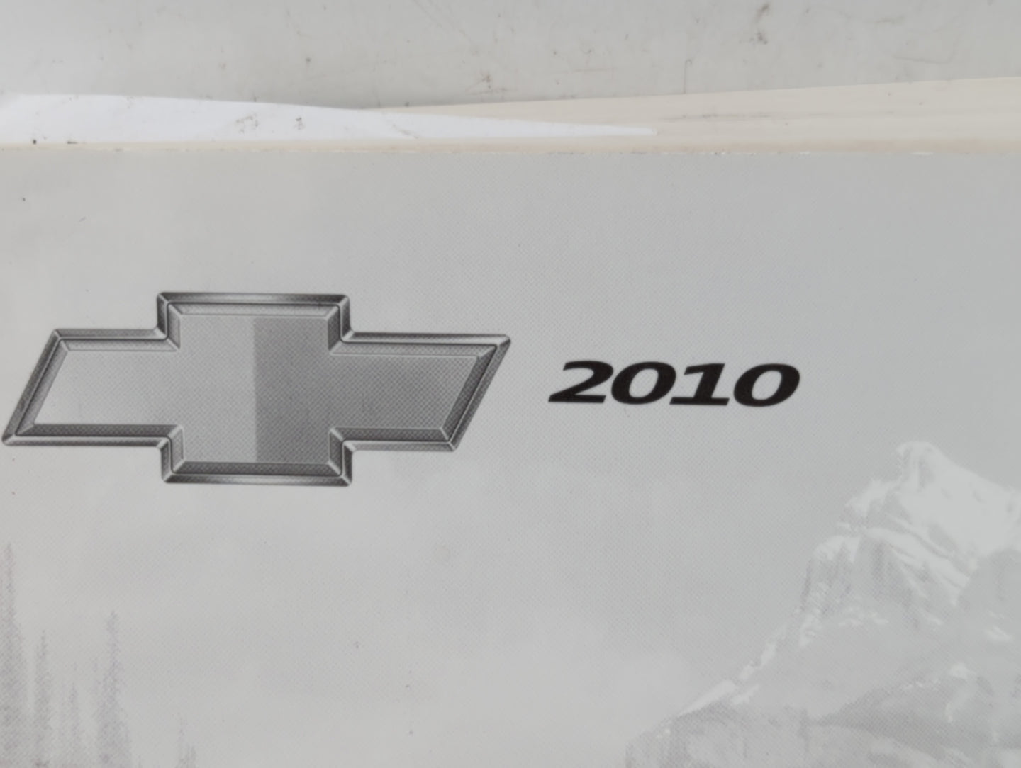 2010 Chevrolet Traverse Owners Manual Book Guide P/N:25851642 A OEM Used Auto Parts - Oemusedautoparts1.com