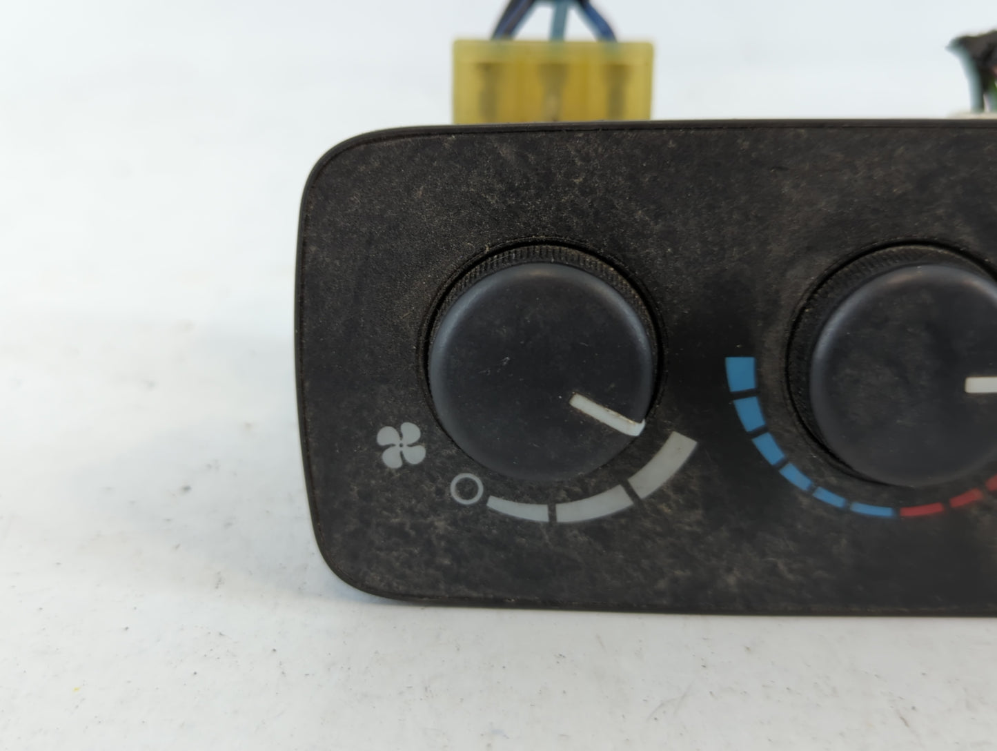 2006-2010 Jeep Commander Climate Control Module Temperature AC/Heater Replacement P/N:P55116949AB Fits OEM Used Auto Parts - Oemusedautoparts1.com