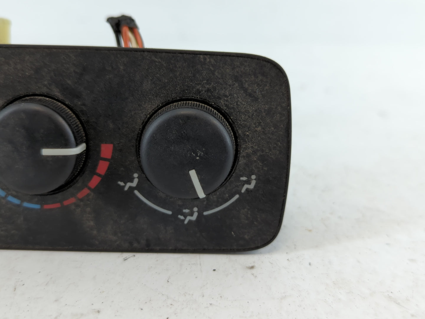 2006-2010 Jeep Commander Climate Control Module Temperature AC/Heater Replacement P/N:P55116949AB Fits OEM Used Auto Parts - Oemusedautoparts1.com