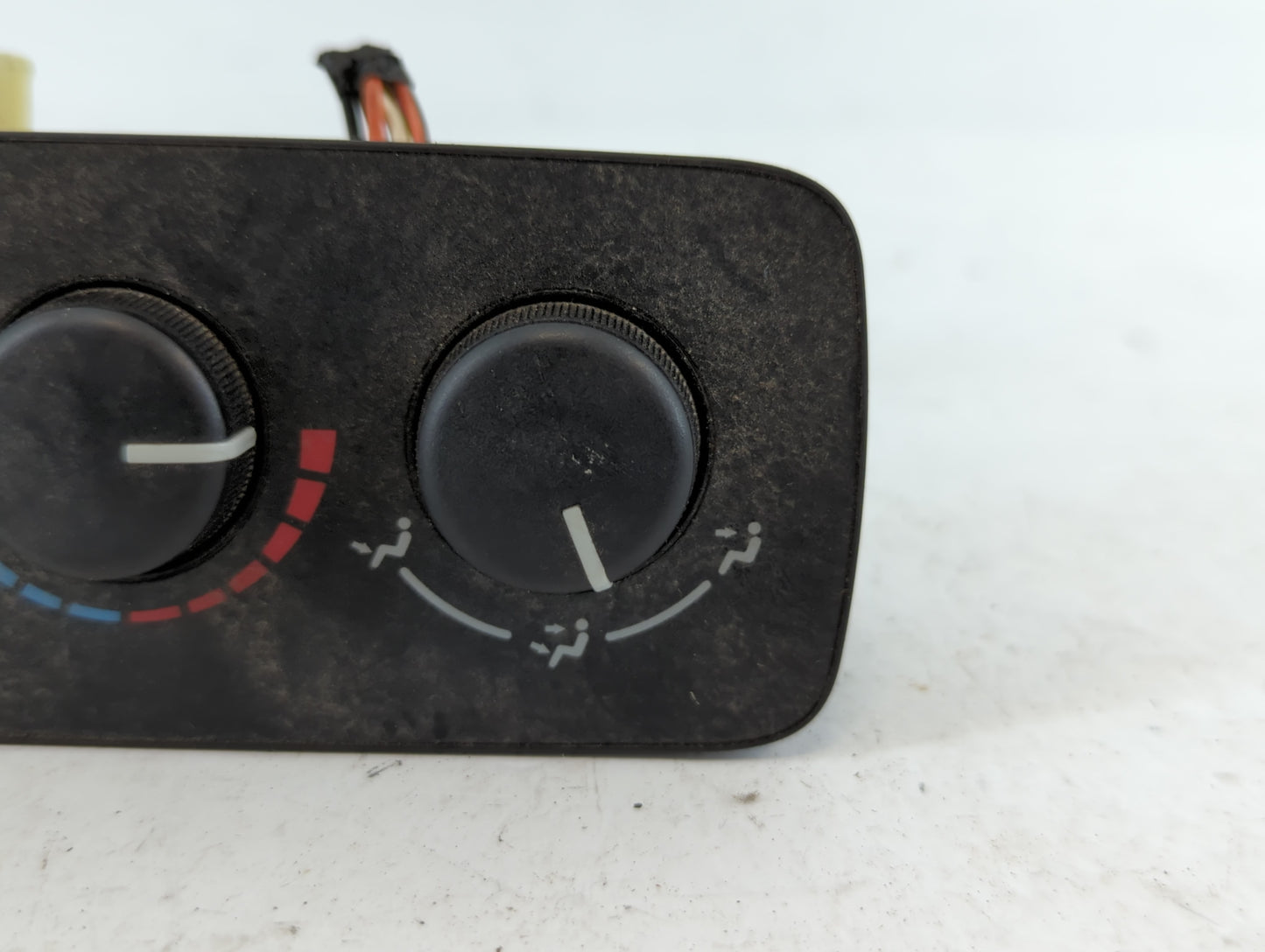 2006-2010 Jeep Commander Climate Control Module Temperature AC/Heater Replacement P/N:P55116949AB Fits OEM Used Auto Parts - Oemusedautoparts1.com