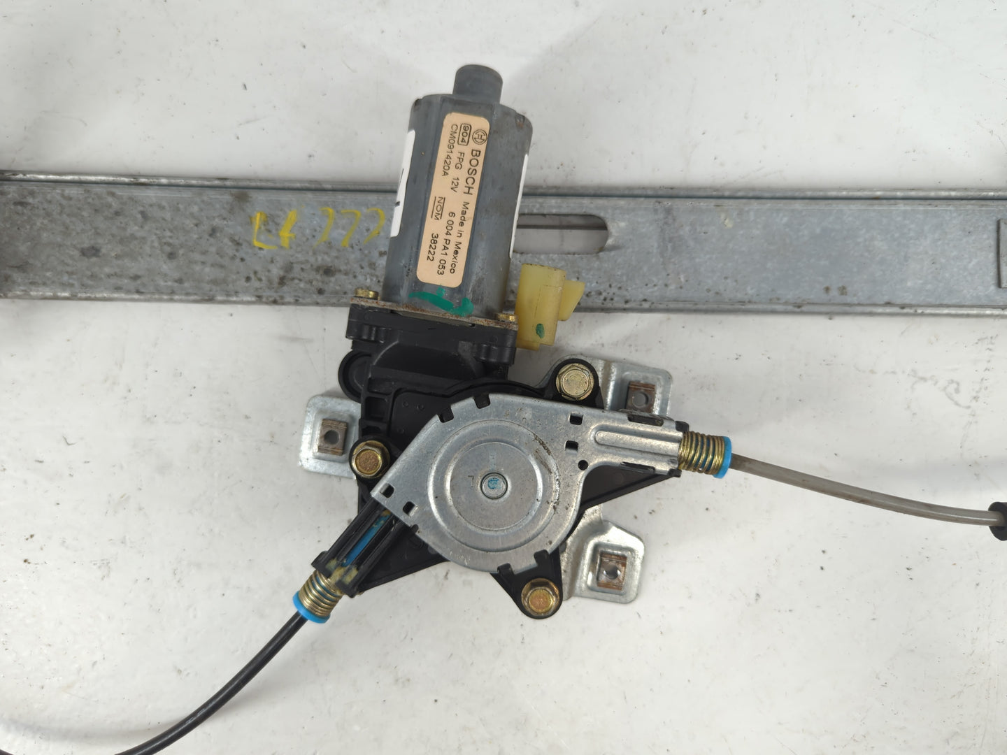 2002-2007 Saturn Vue Window Regulator Passenger Front - Oemusedautoparts1.com
