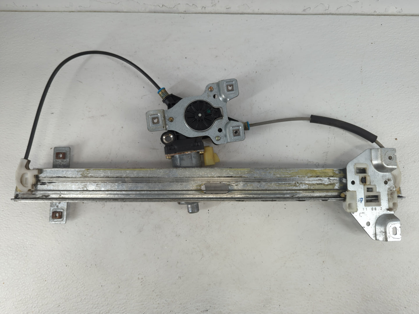 2002-2007 Saturn Vue Window Regulator Passenger Front - Oemusedautoparts1.com