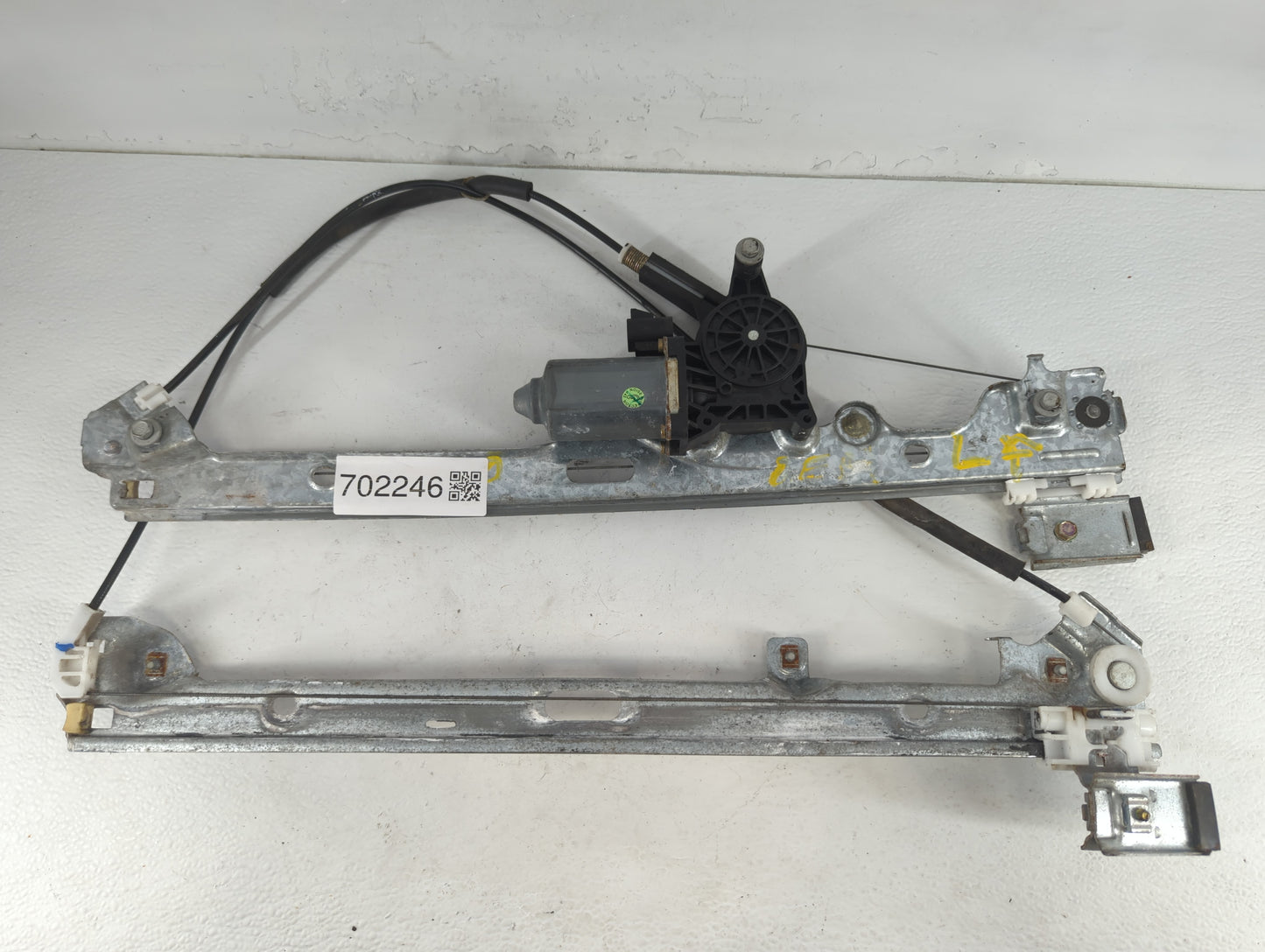 2002-2006 Cadillac Escalade Driver Left Front Window Regulator - Oemusedautoparts1.com