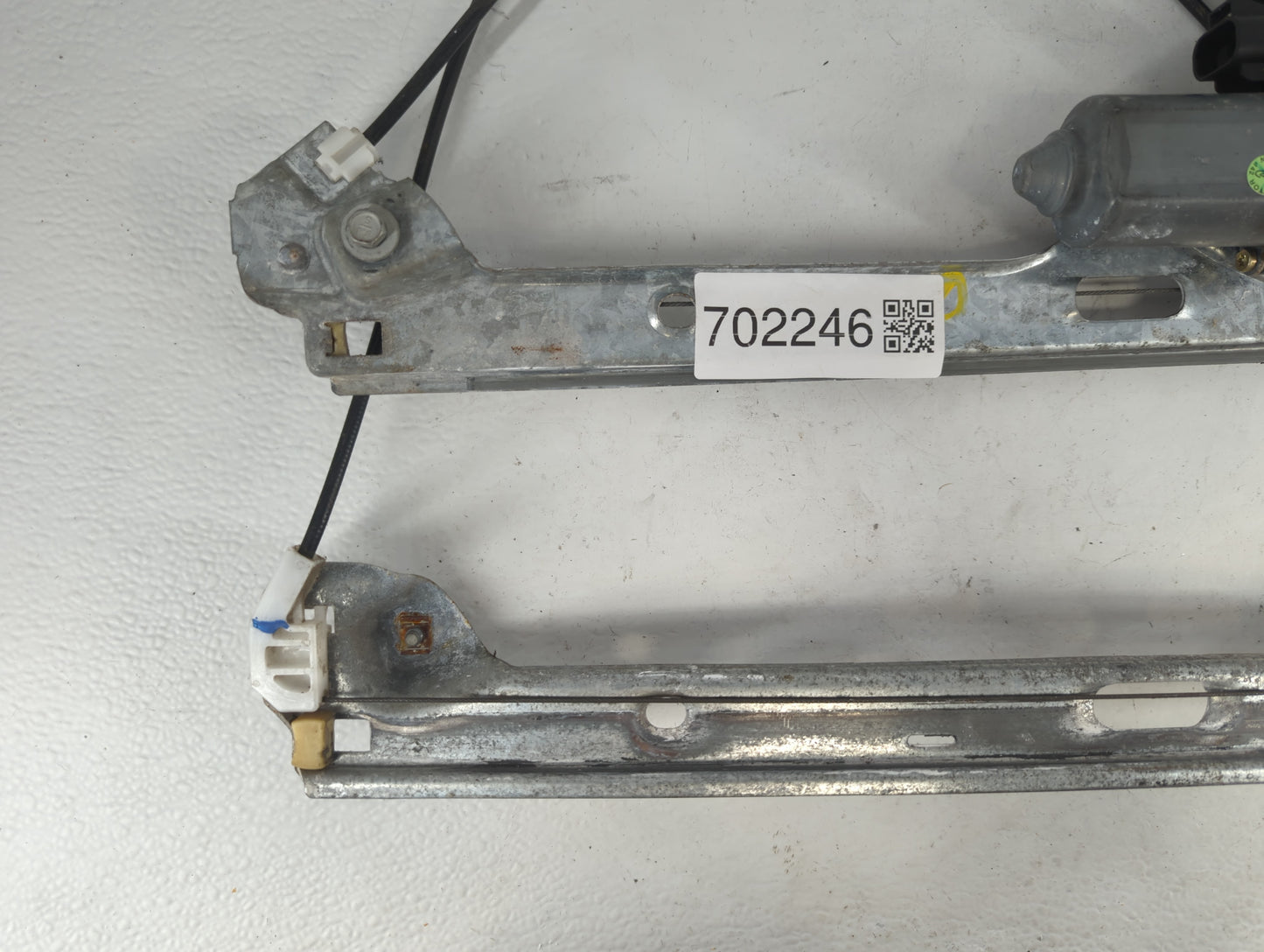 2002-2006 Cadillac Escalade Driver Left Front Window Regulator - Oemusedautoparts1.com