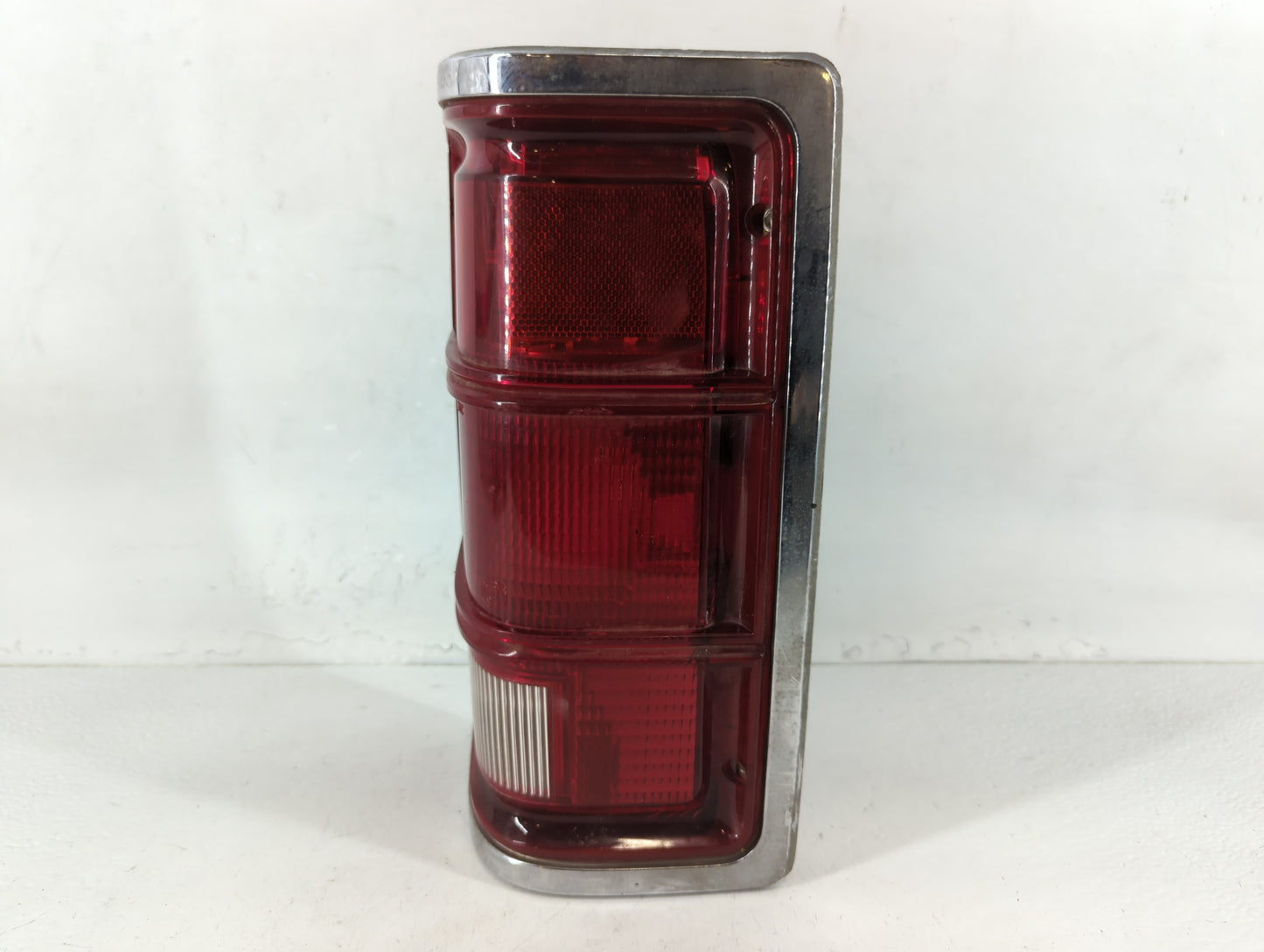 1993-1996 Dodge Dakota Tail Light Assembly Passenger Right OEM P/N:#4357516 Fits Fits 1993 1994 1995 1996 OEM Used Auto Parts - Oemusedautoparts1.com