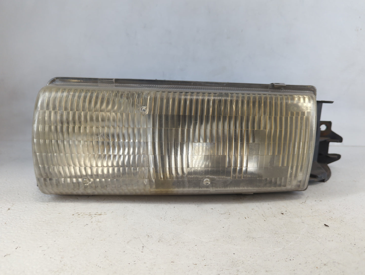 1992-1996 Buick Roadmaster Passenger Right Oem Head Light Headlight Lamp - Oemusedautoparts1.com