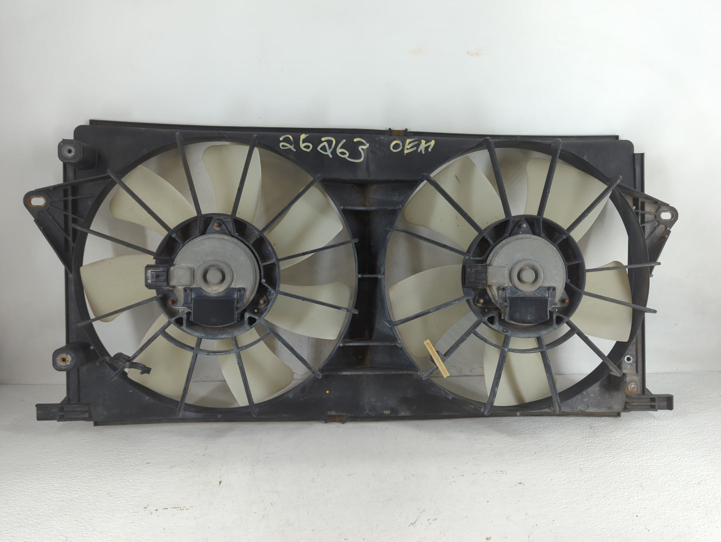 2006 Buick Lucerne Left Radiator Fan Motor Assembly - Oemusedautoparts1.com