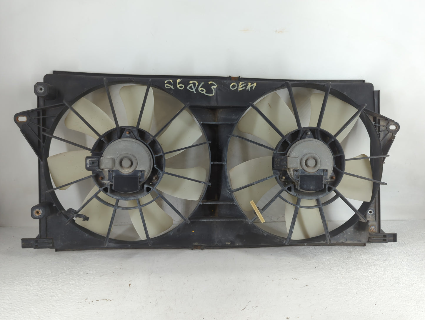 2006 Buick Lucerne Left Radiator Fan Motor Assembly - Oemusedautoparts1.com