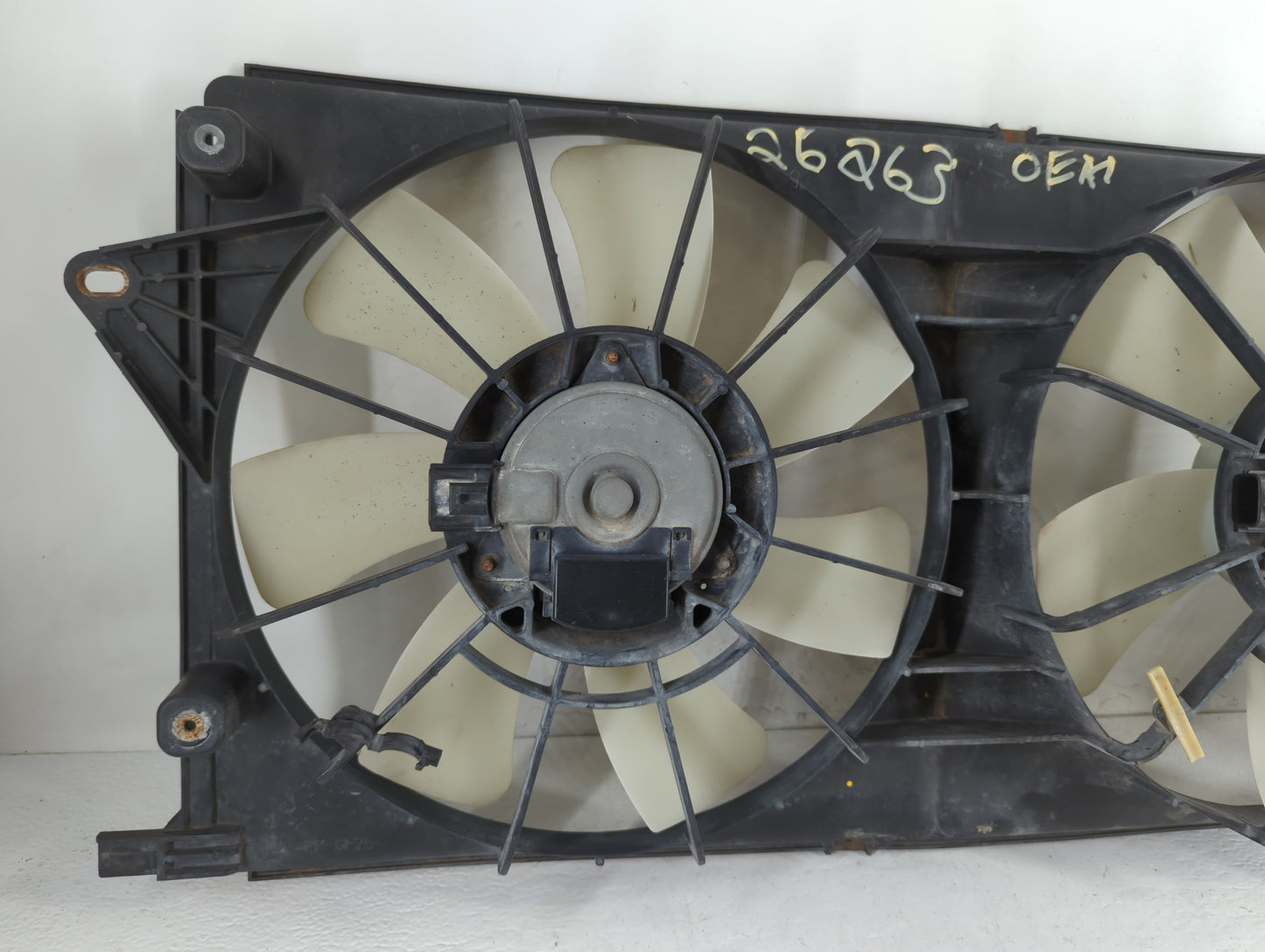 2006 Buick Lucerne Left Radiator Fan Motor Assembly - Oemusedautoparts1.com