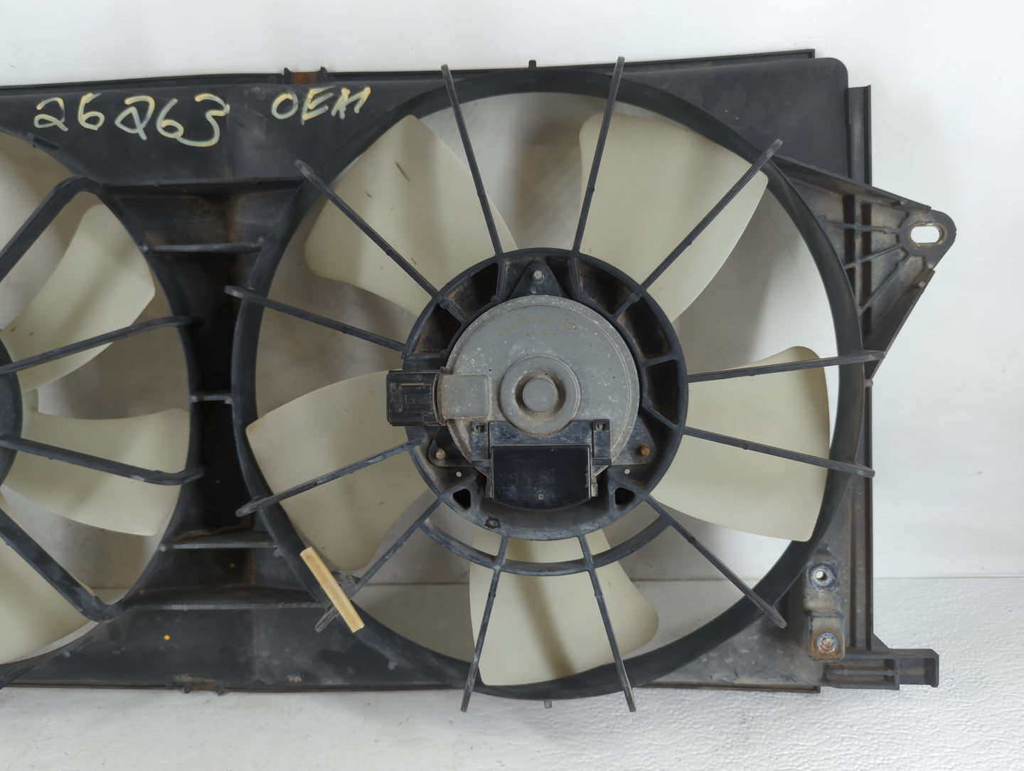 2006 Buick Lucerne Left Radiator Fan Motor Assembly - Oemusedautoparts1.com