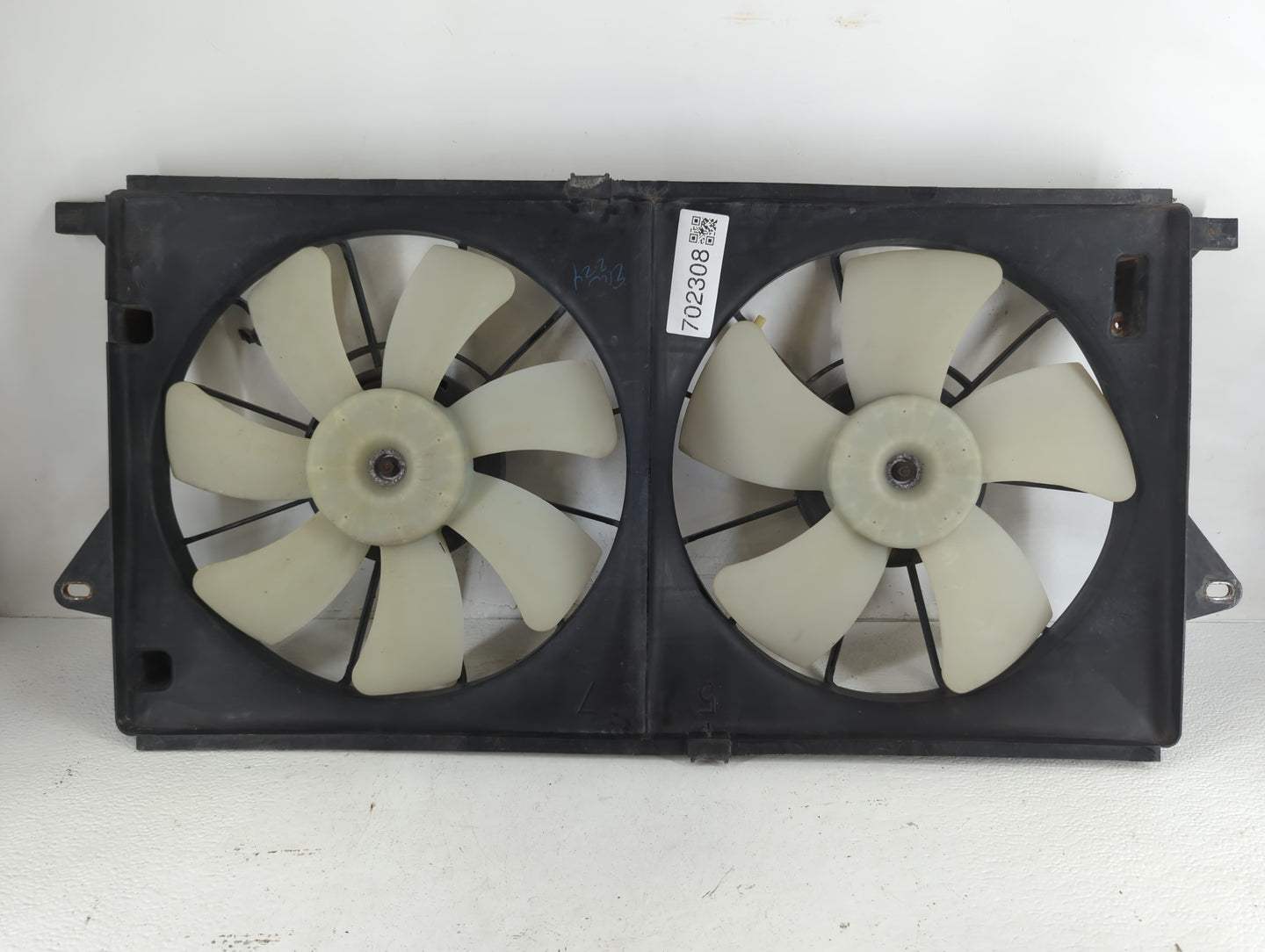 2006 Buick Lucerne Left Radiator Fan Motor Assembly - Oemusedautoparts1.com