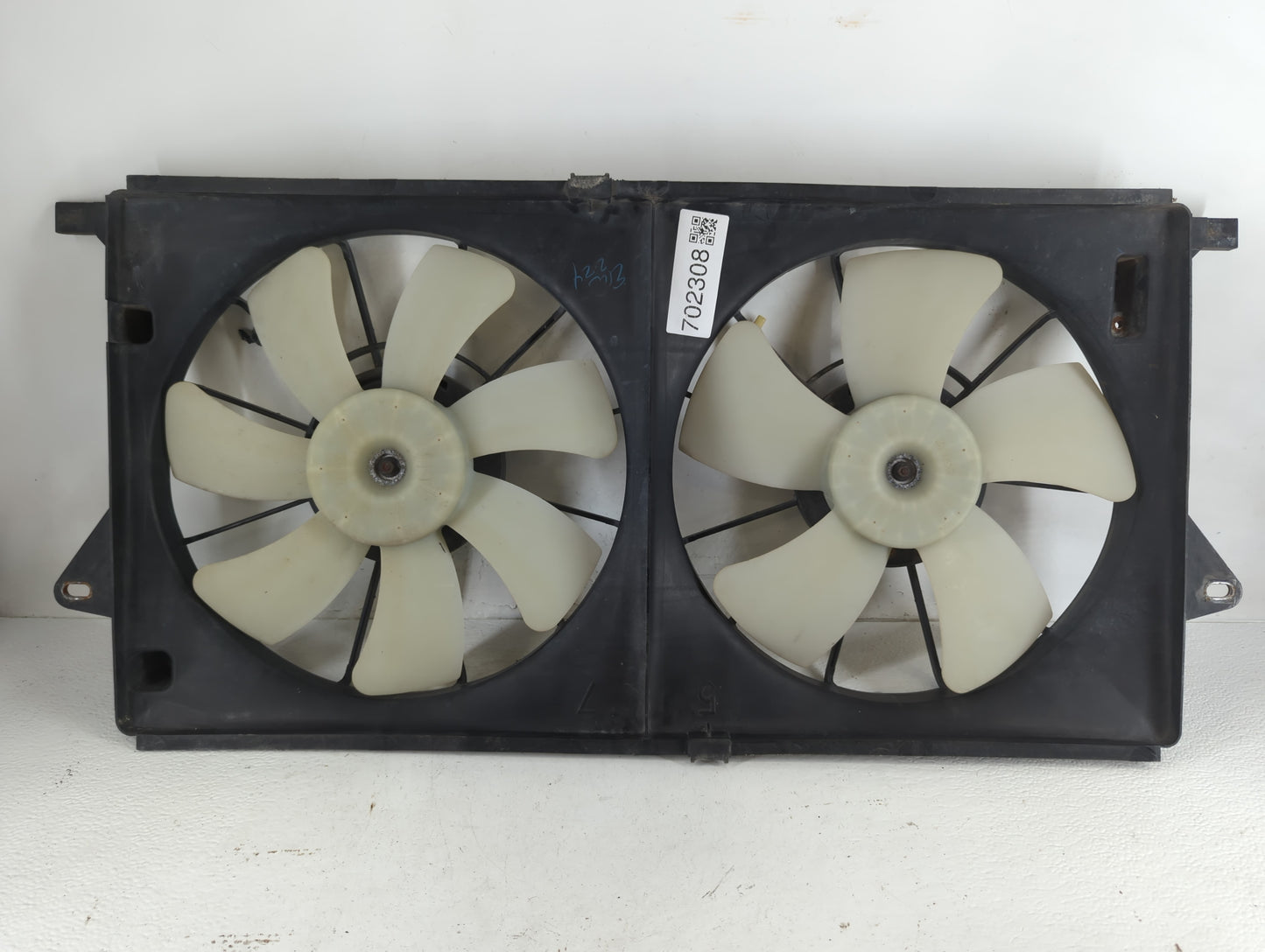 2006 Buick Lucerne Left Radiator Fan Motor Assembly - Oemusedautoparts1.com