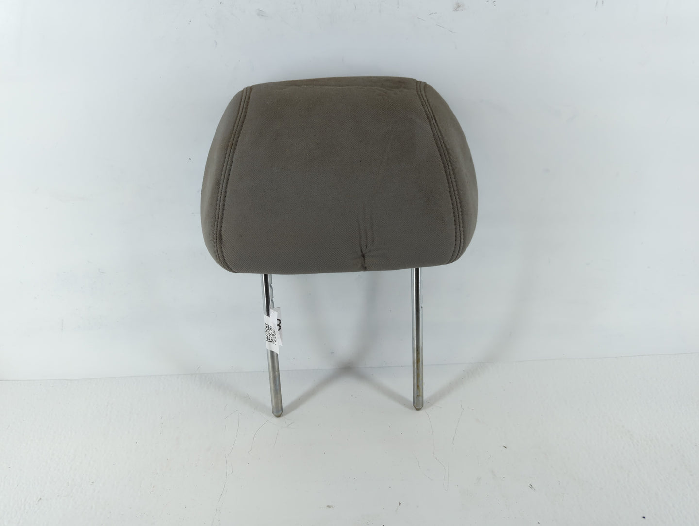 2007-2009 Saturn Aura Headrest Head Rest Front Driver Passenger Seat Fits Fits 2007 2008 2009 OEM Used Auto Parts - Oemusedautoparts1.com