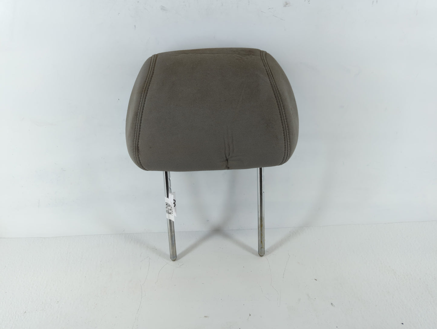 2007-2009 Saturn Aura Headrest Head Rest Front Driver Passenger Seat Fits Fits 2007 2008 2009 OEM Used Auto Parts - Oemusedautoparts1.com