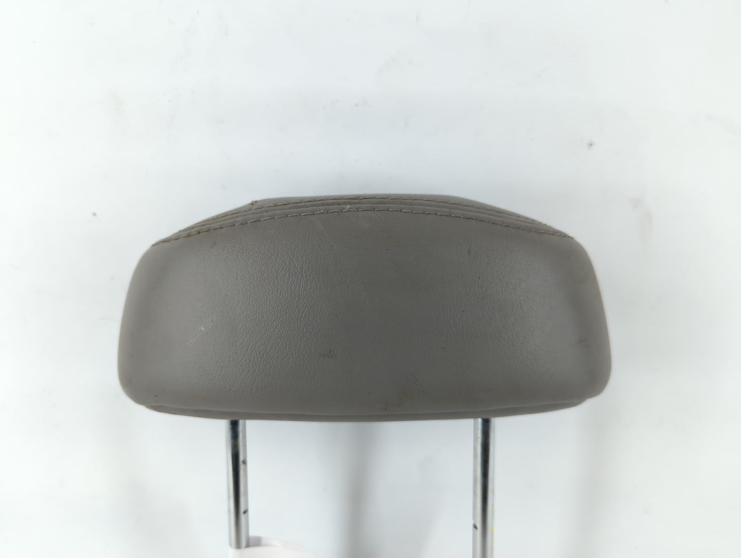 2002-2007 Saturn Vue Headrest Head Rest Rear Seat Fits Fits 2002 2003 2004 2005 2006 2007 OEM Used Auto Parts - Oemusedautoparts1.com