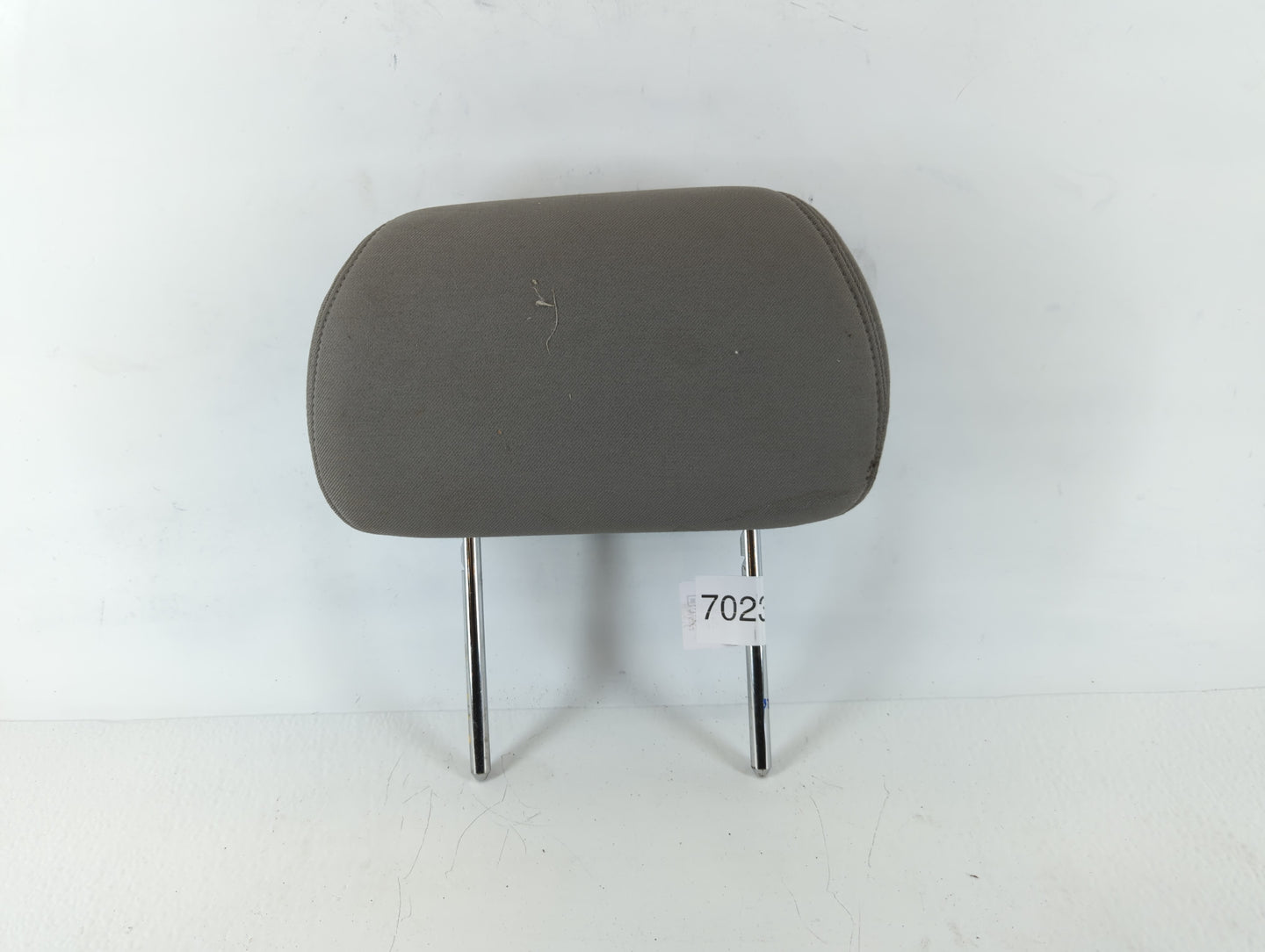 2007-2009 Saturn Aura Headrest Head Rest Rear Seat Fits Fits 2007 2008 2009 OEM Used Auto Parts - Oemusedautoparts1.com