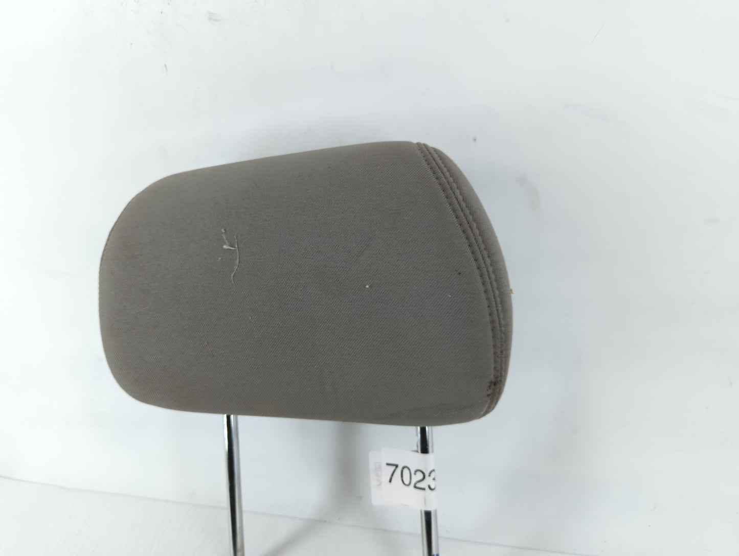 2007-2009 Saturn Aura Headrest Head Rest Rear Seat Fits Fits 2007 2008 2009 OEM Used Auto Parts - Oemusedautoparts1.com
