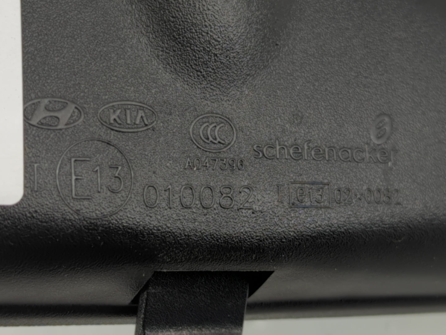 2001-2012 Hyundai Elantra Interior Rear View Mirror Replacement OEM P/N:E13010082 Fits OEM Used Auto Parts - Oemusedautoparts1.com