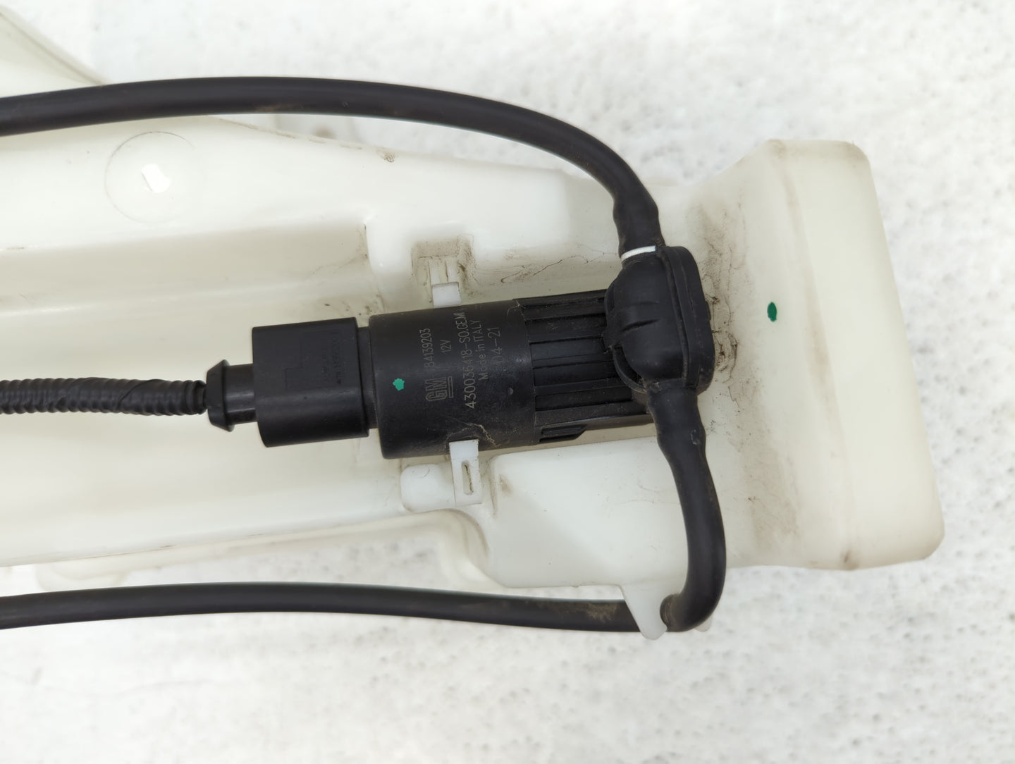 2022 Buick Encore Windshield Washer Fluid Reservoir Bottle Oem - Oemusedautoparts1.com