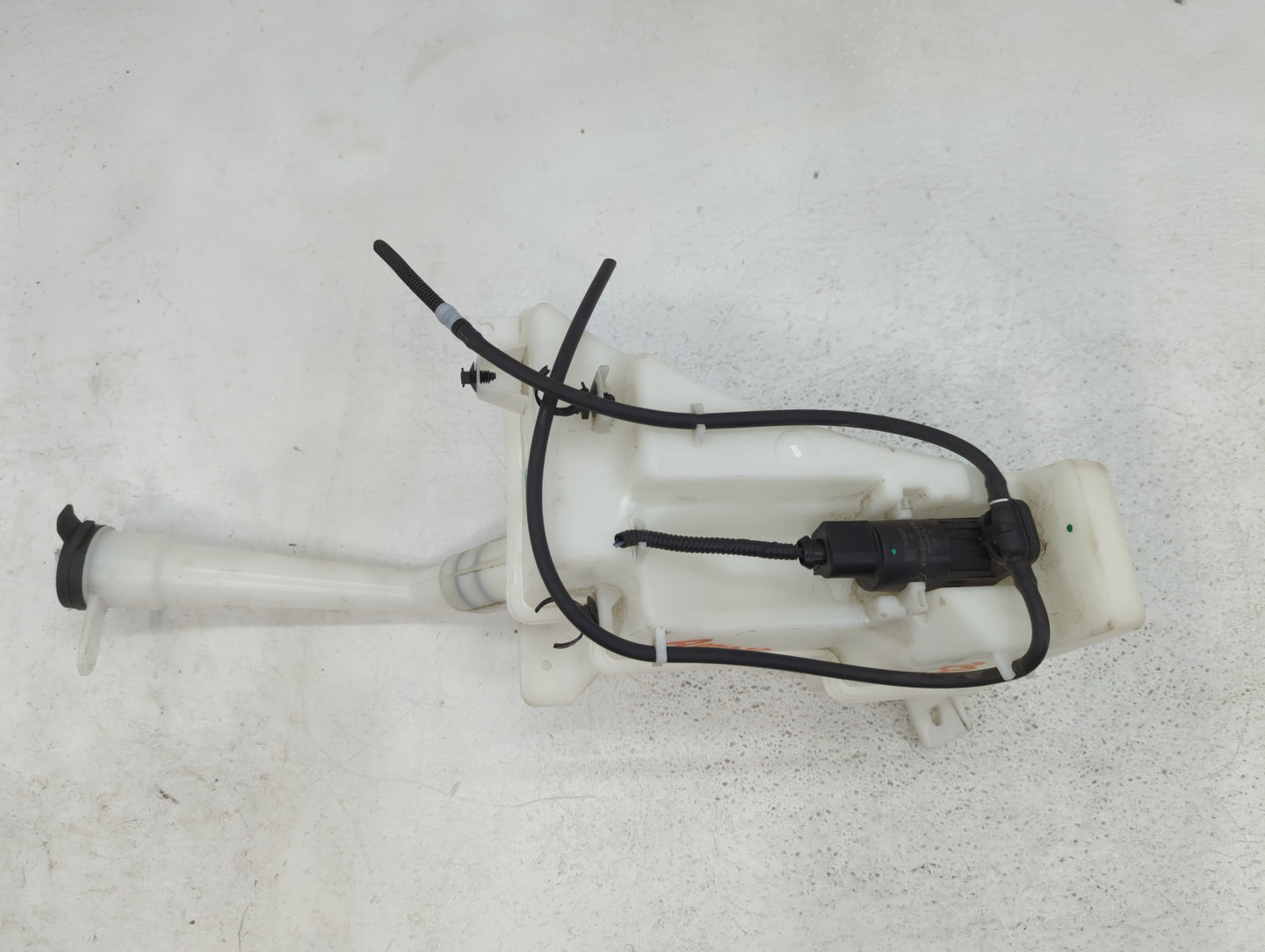 2022 Buick Encore Windshield Washer Fluid Reservoir Bottle Oem - Oemusedautoparts1.com