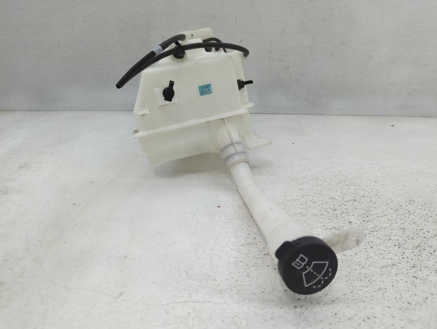 2022 Buick Encore Windshield Washer Fluid Reservoir Bottle Oem - Oemusedautoparts1.com