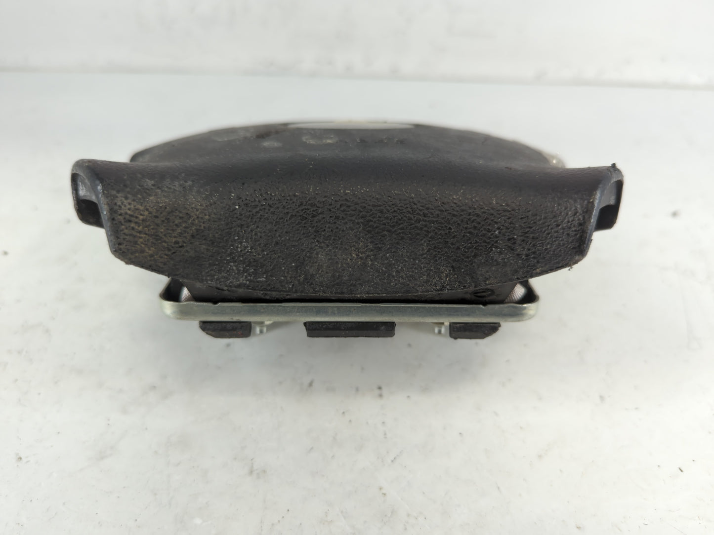 2005 Chevrolet Cobalt Air Bag Driver Left Steering Wheel Mounted P/N:BAM-PT1-1104 30373122B Fits OEM Used Auto Parts - Oemusedautoparts1.com